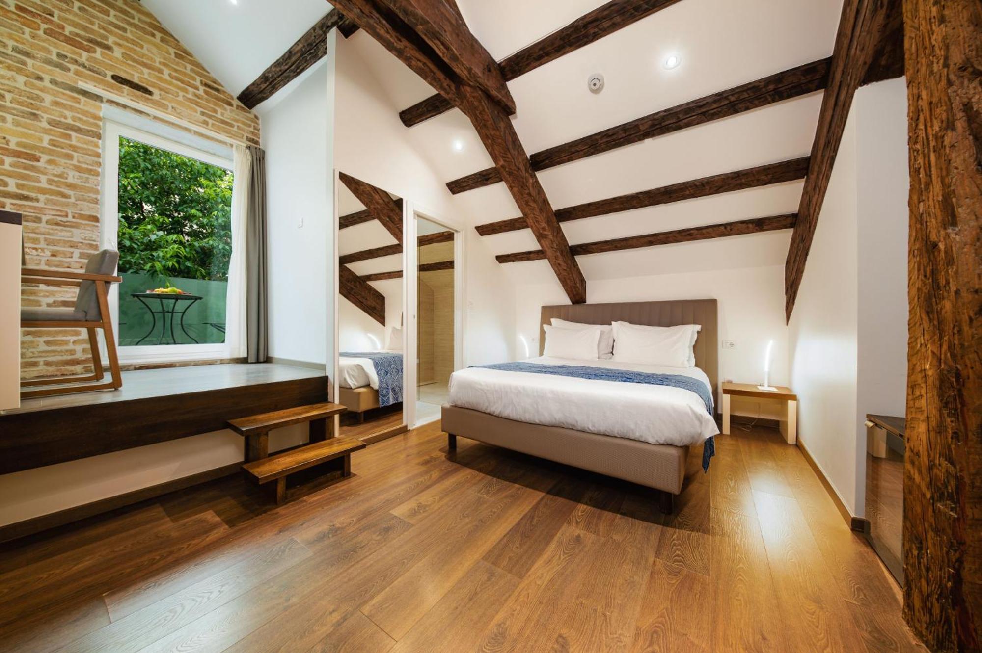 Azur Luxury Guest house 4*