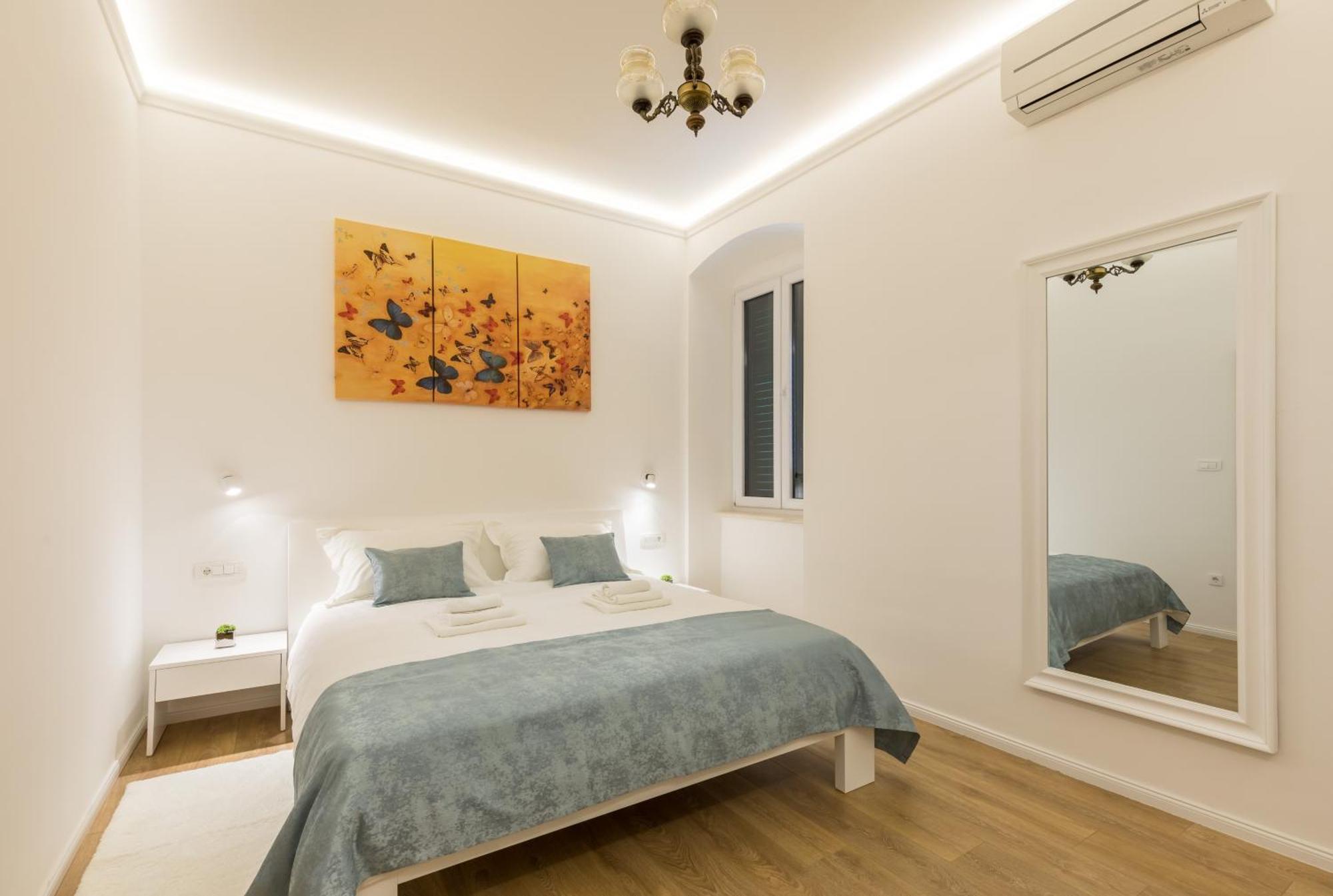 Guest house Luxury In The Center Of - Maniva 4*