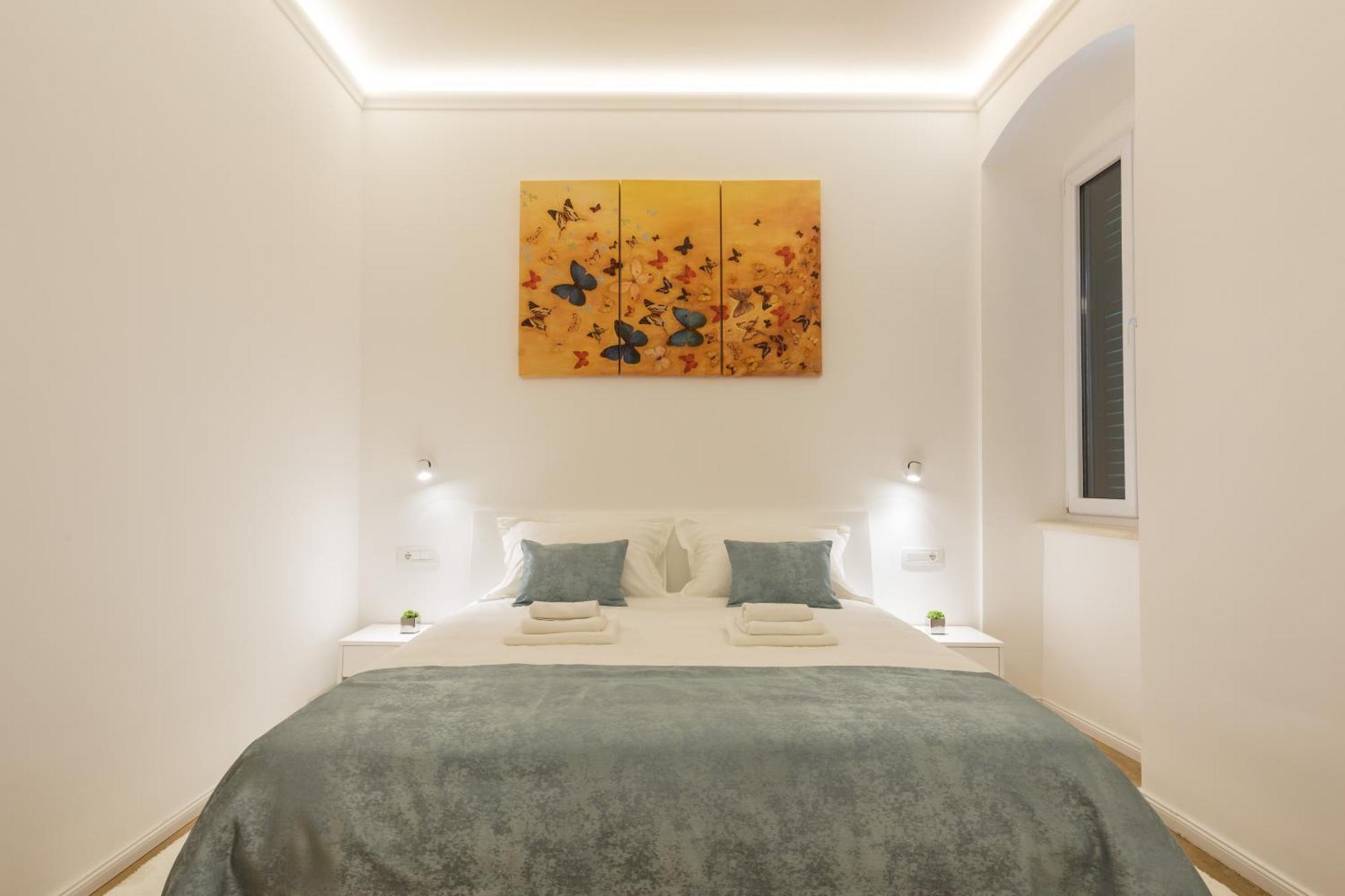 Luxury In The Center Of - Maniva
