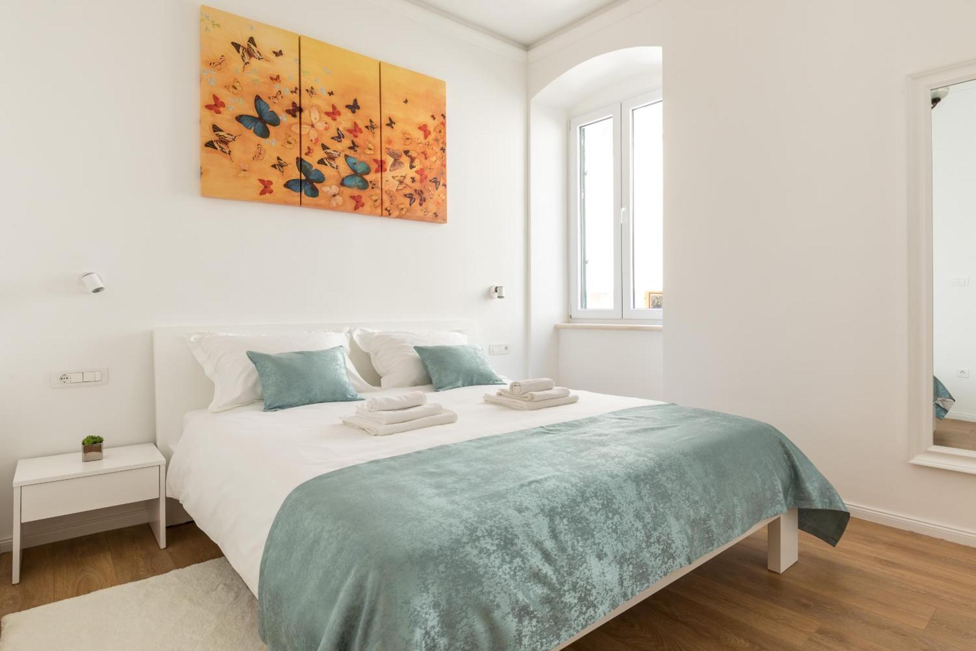 Luxury In The Center Of - Maniva