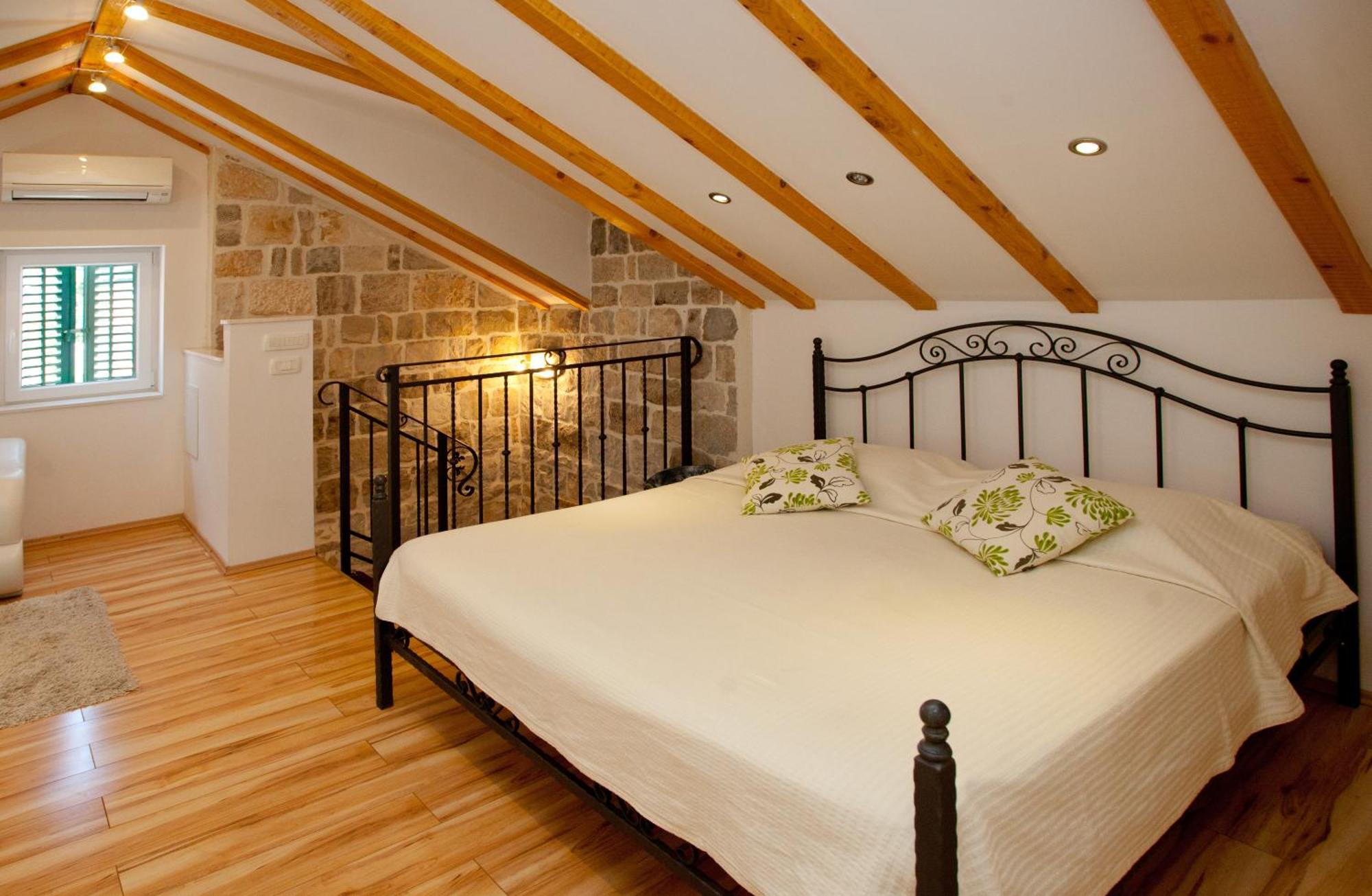 Guest house House Sandra 2 *