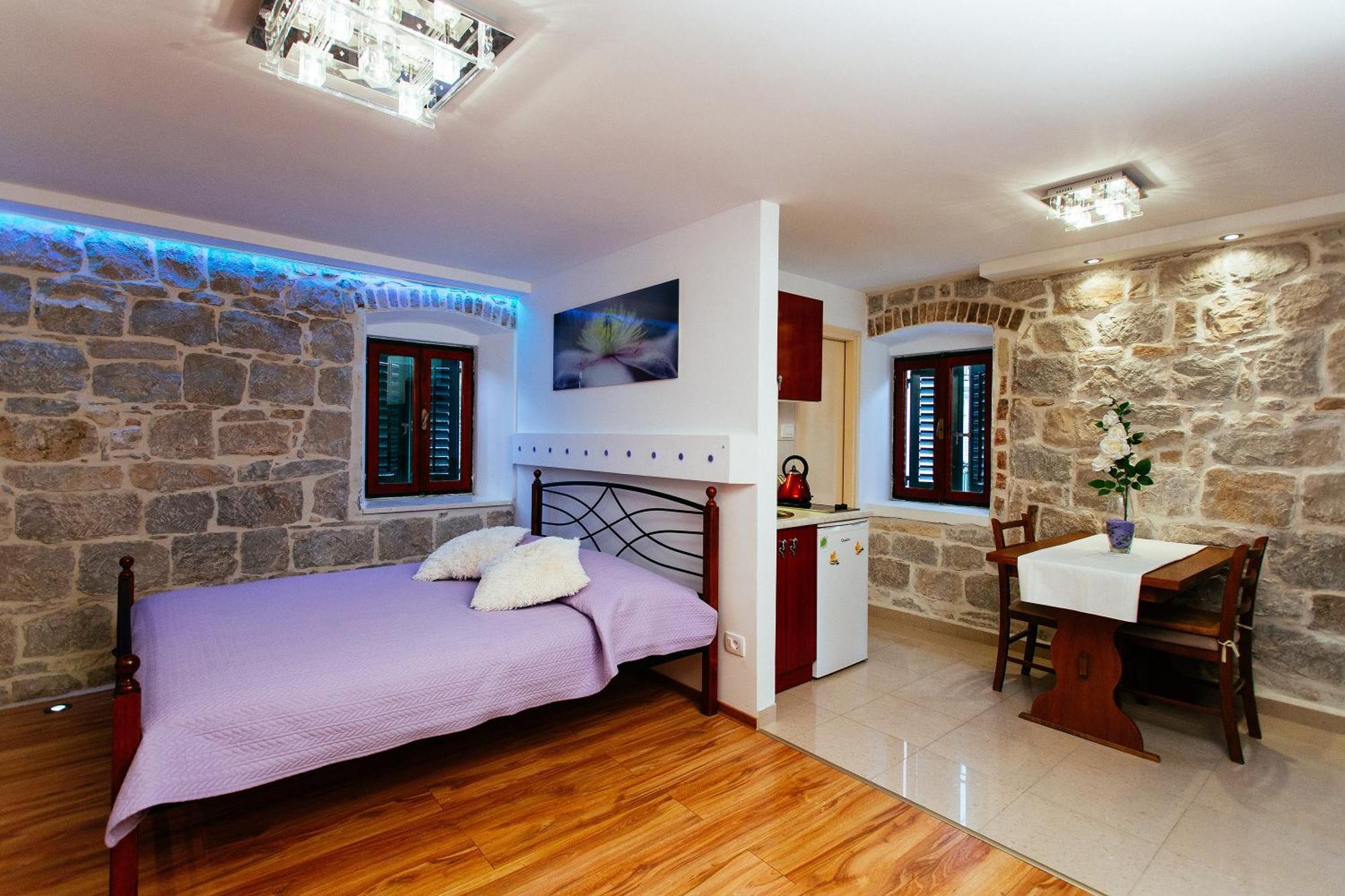 House Sandra 2 Guest house *
