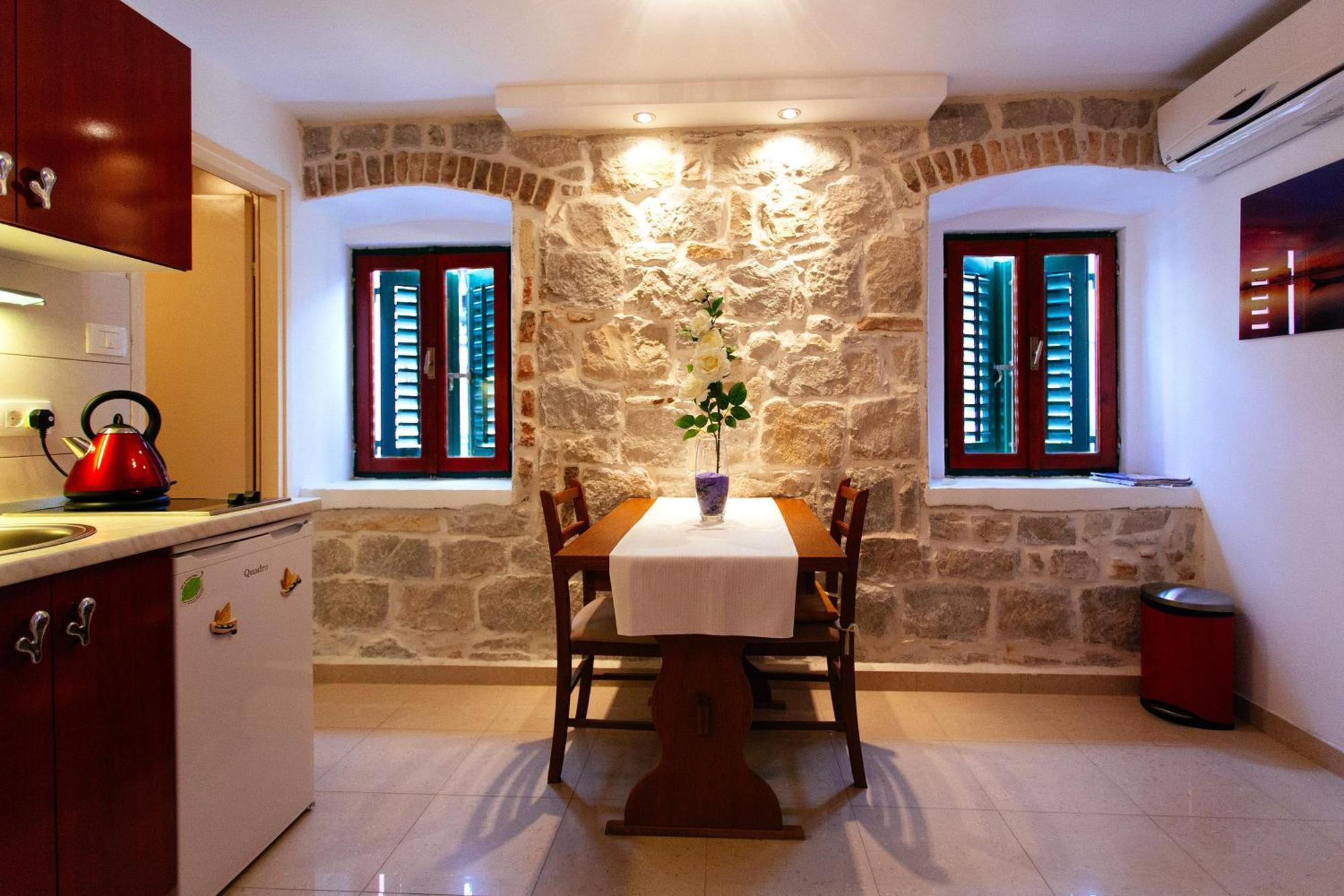 Guest house House Sandra 2 *