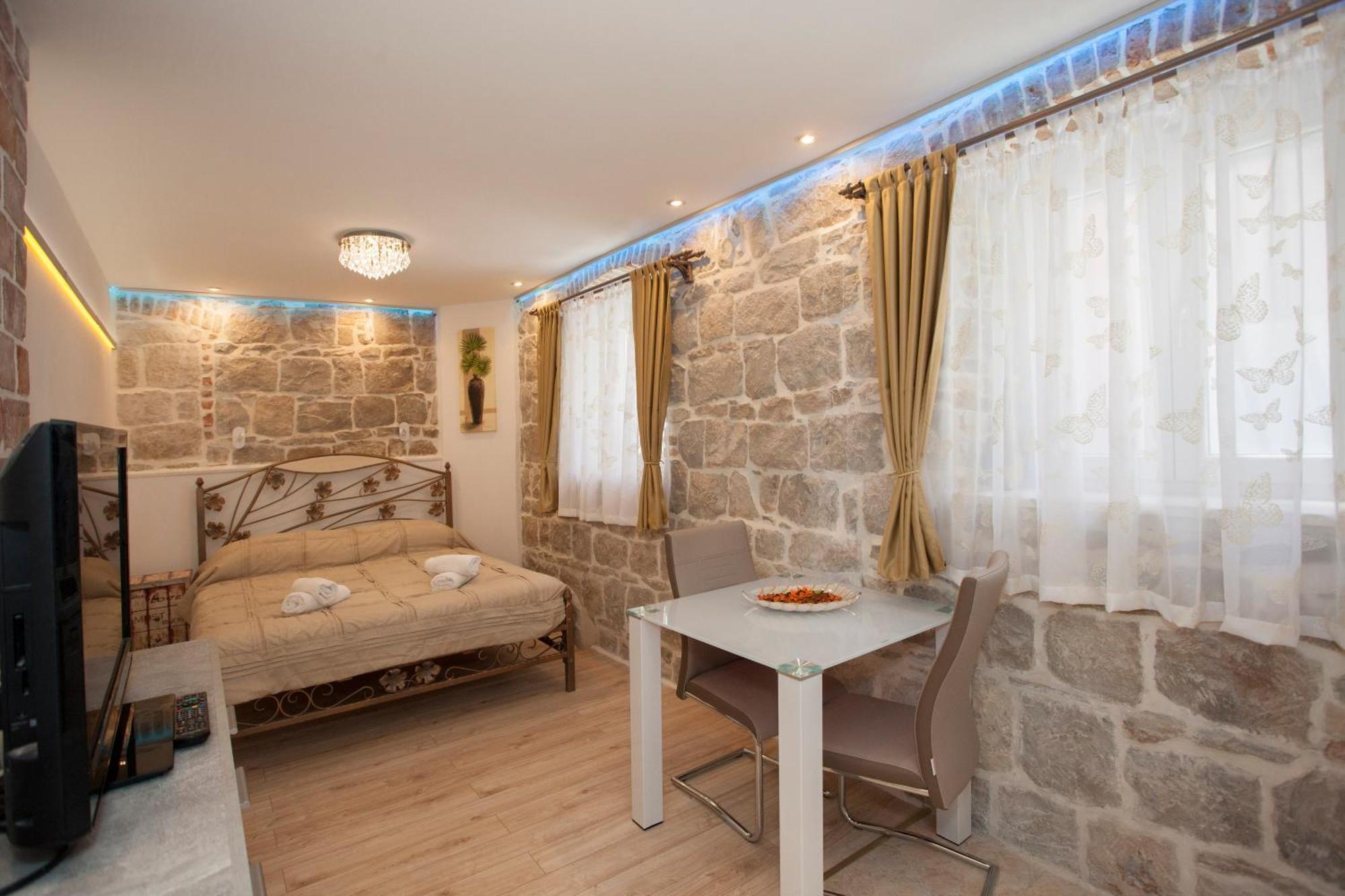 House Sandra 2 *