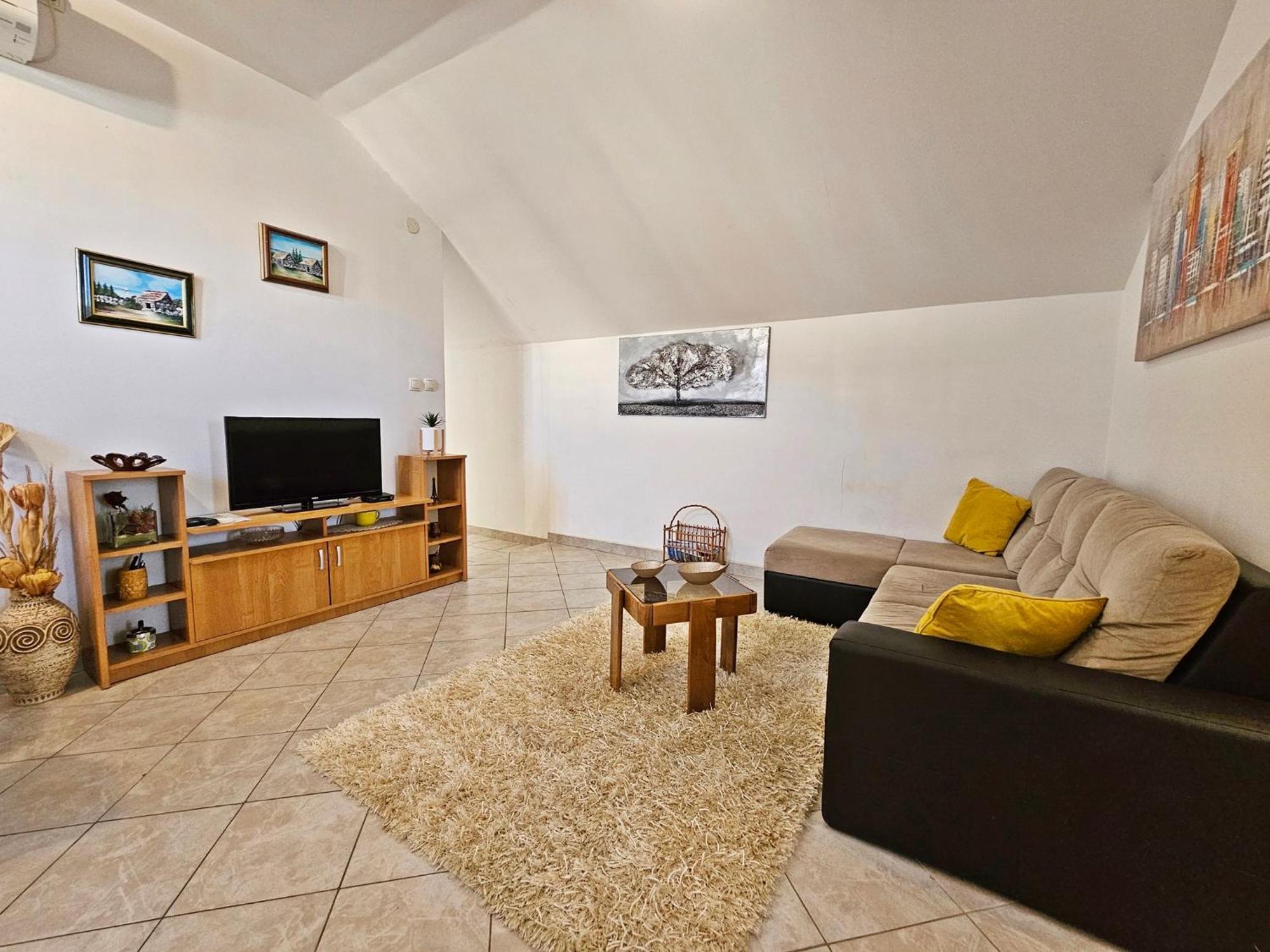 Moni 2 Appartement