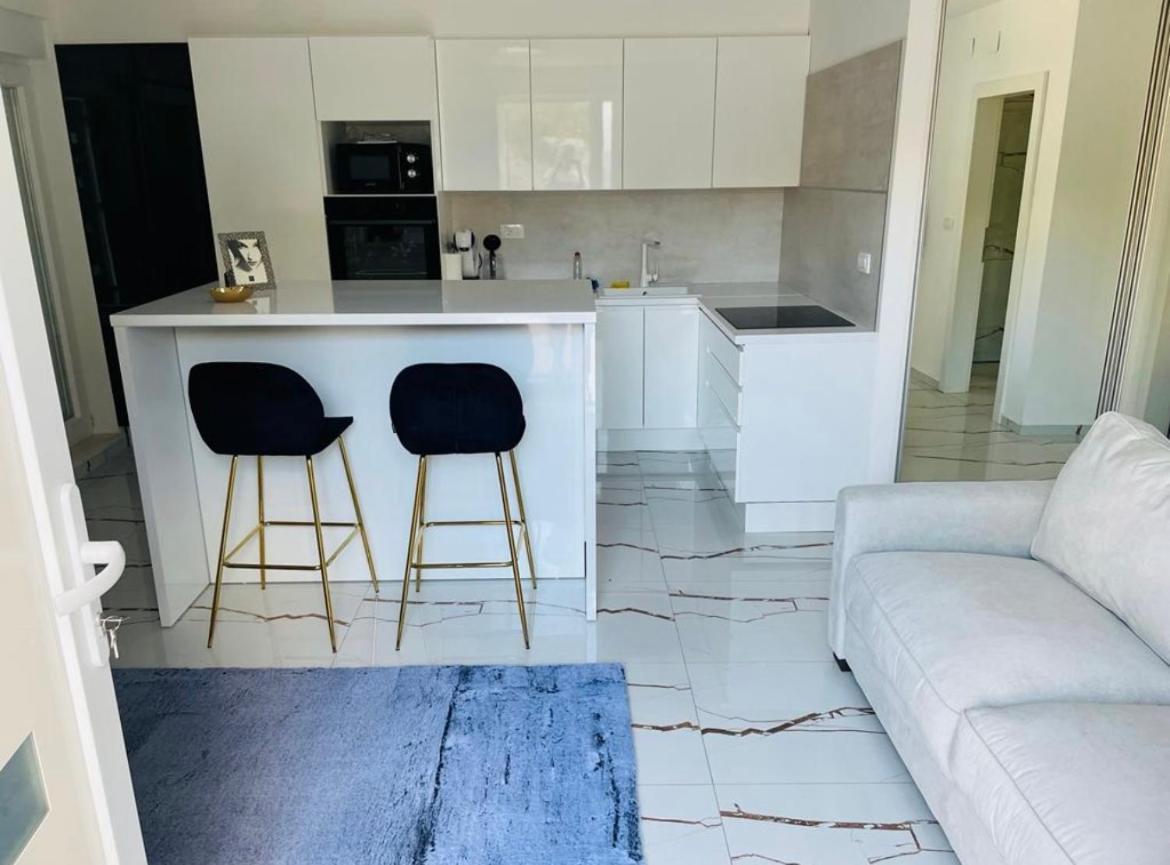 Elite - Free Parking 4* Split
