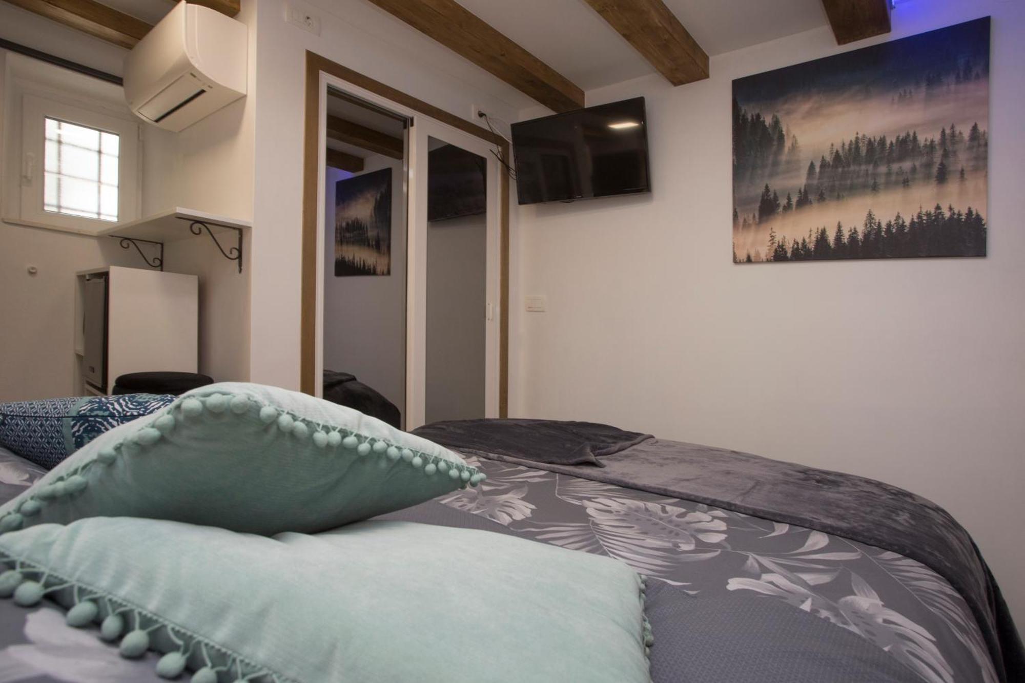 Old Center Cozy Bed & Breakfast