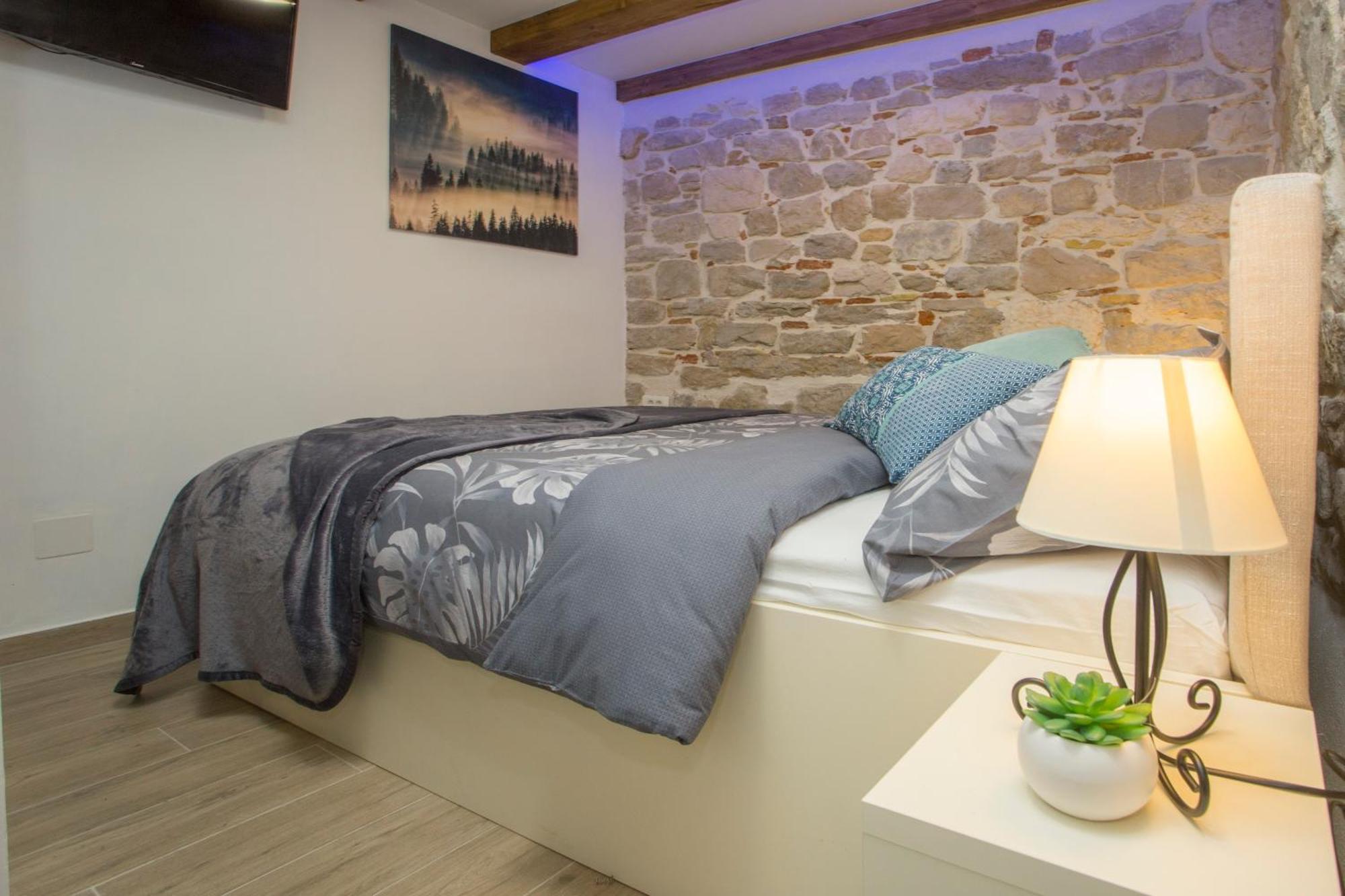 Old Center Cozy Bed & Breakfast 3*