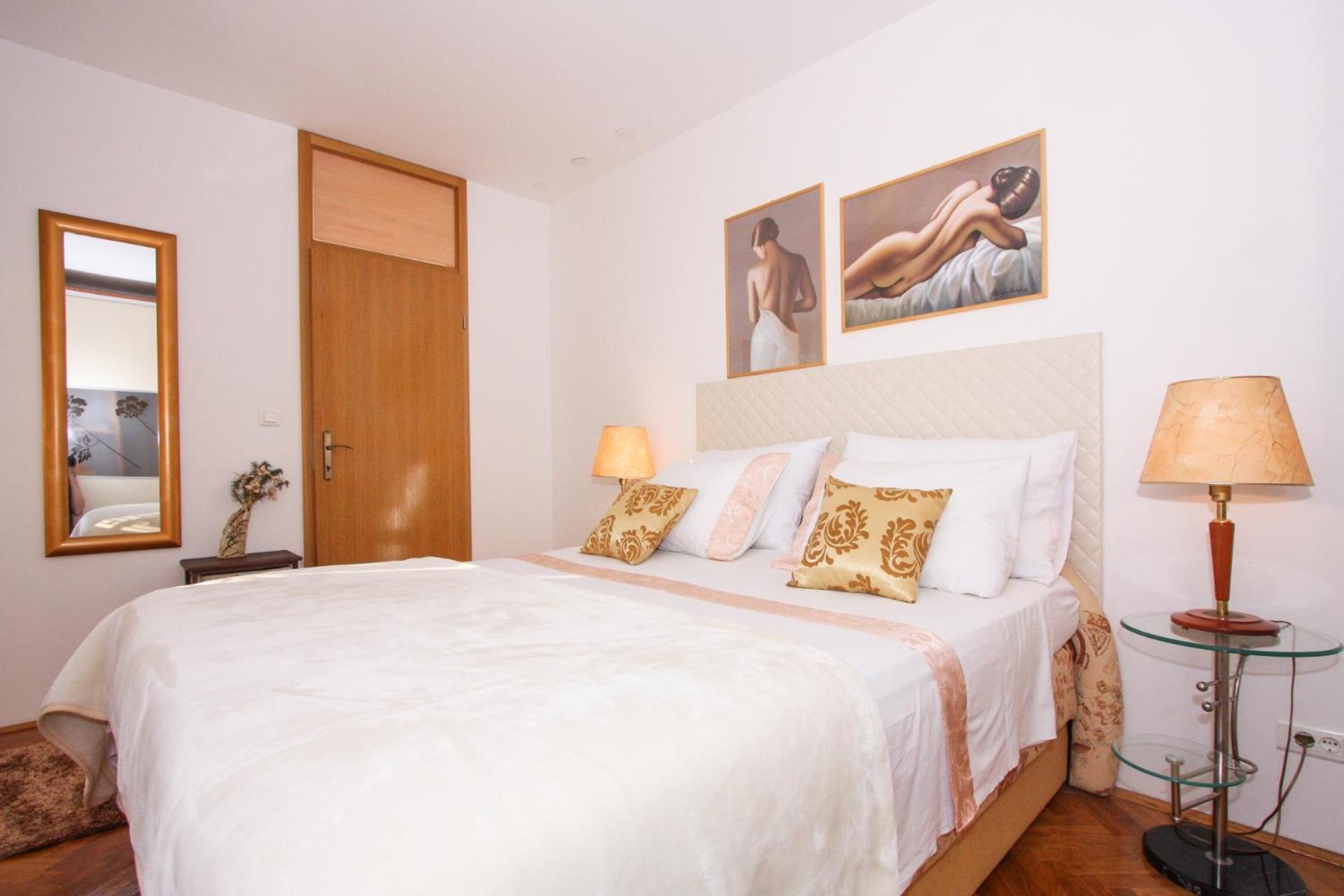Apartment Duplex 3 With Garden And Garage Near To