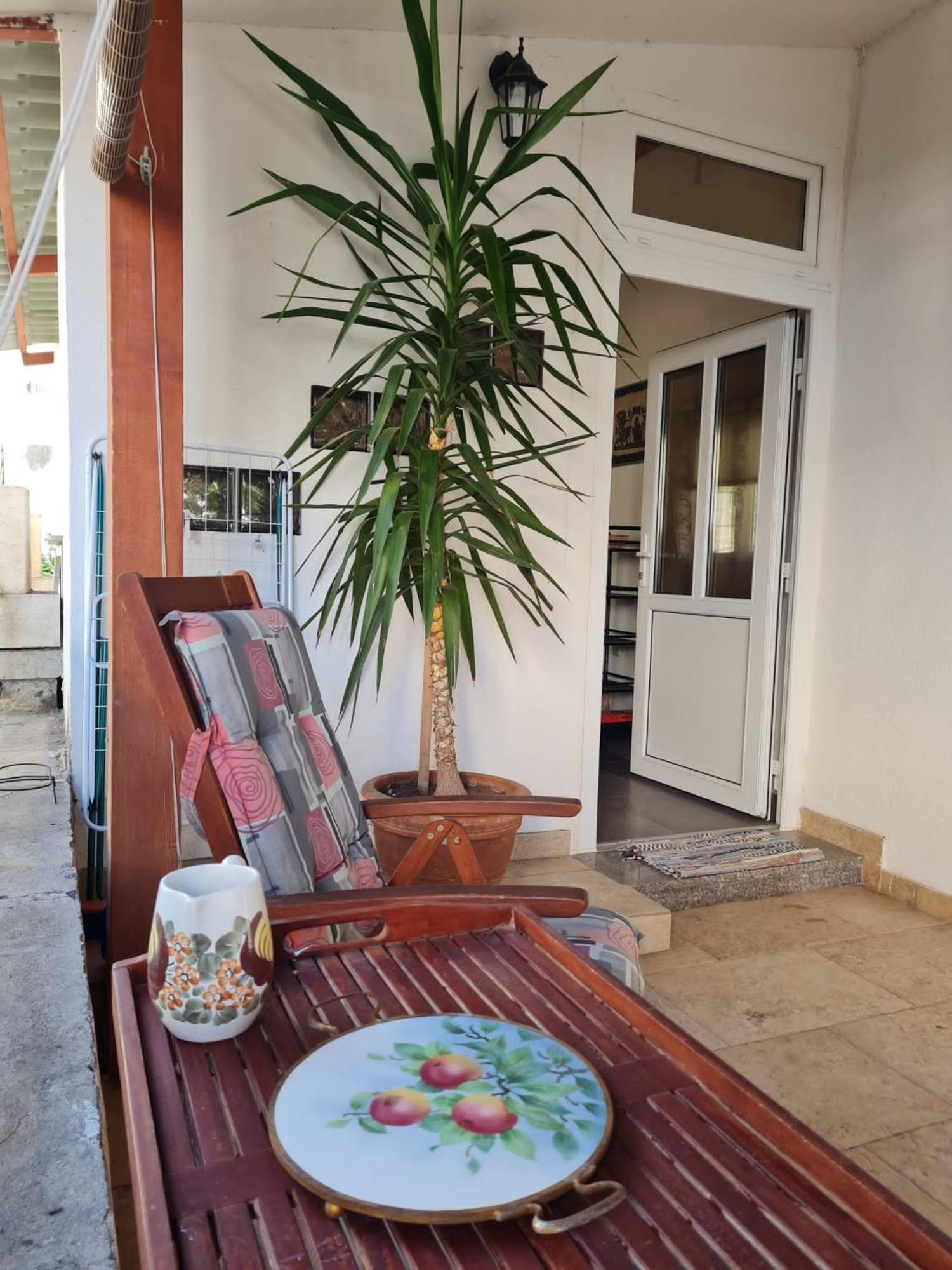 Quiet In A Private House - Close To Center, Parking, Pet Friendly Apartment
