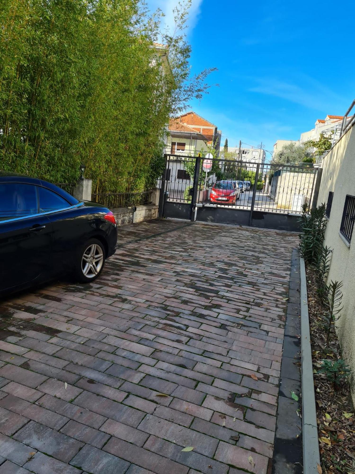 Apartment Quiet In A Private House - Close To Center, Parking, Pet Friendly Split