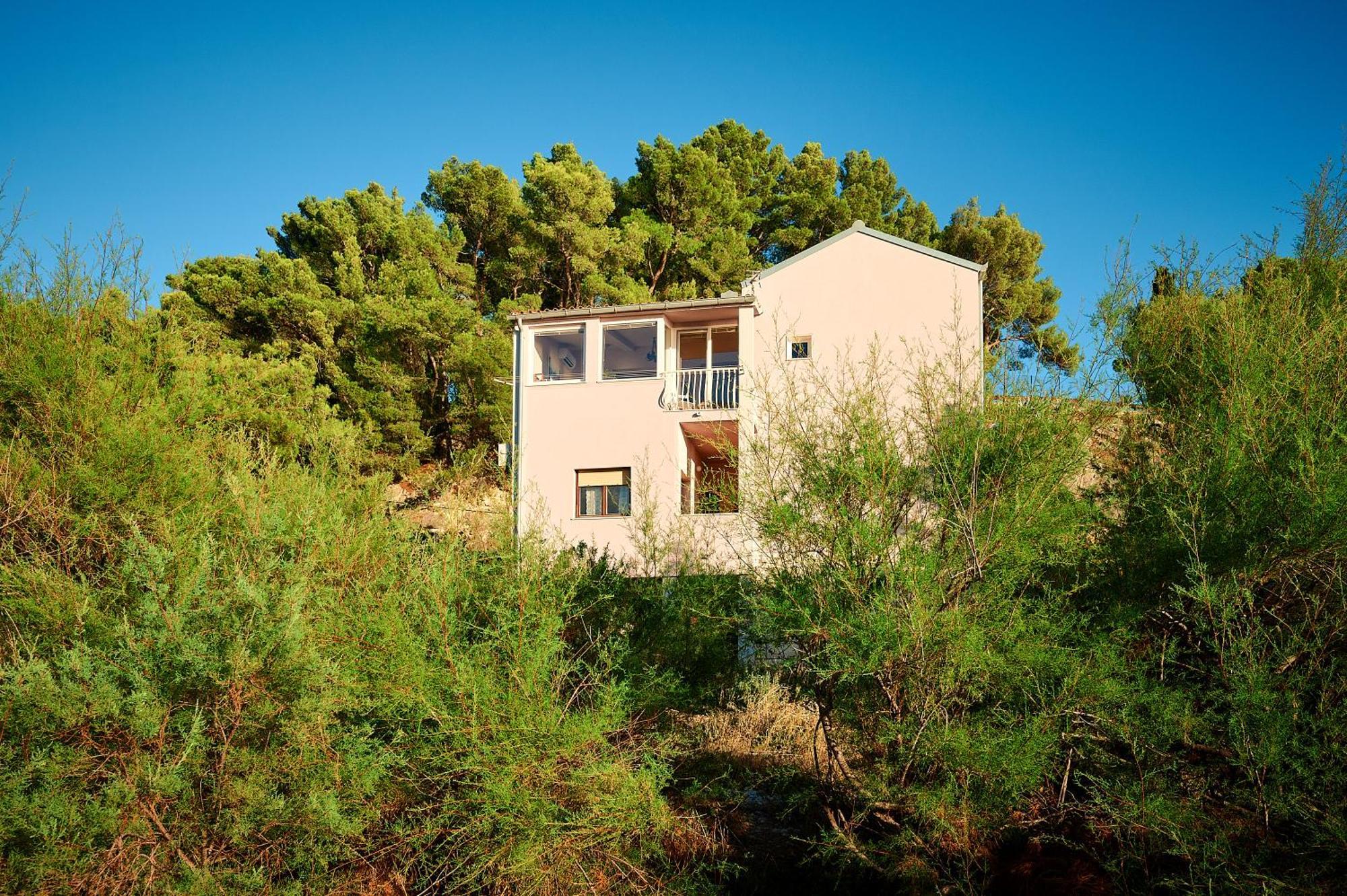 Sun Hills 8 Split