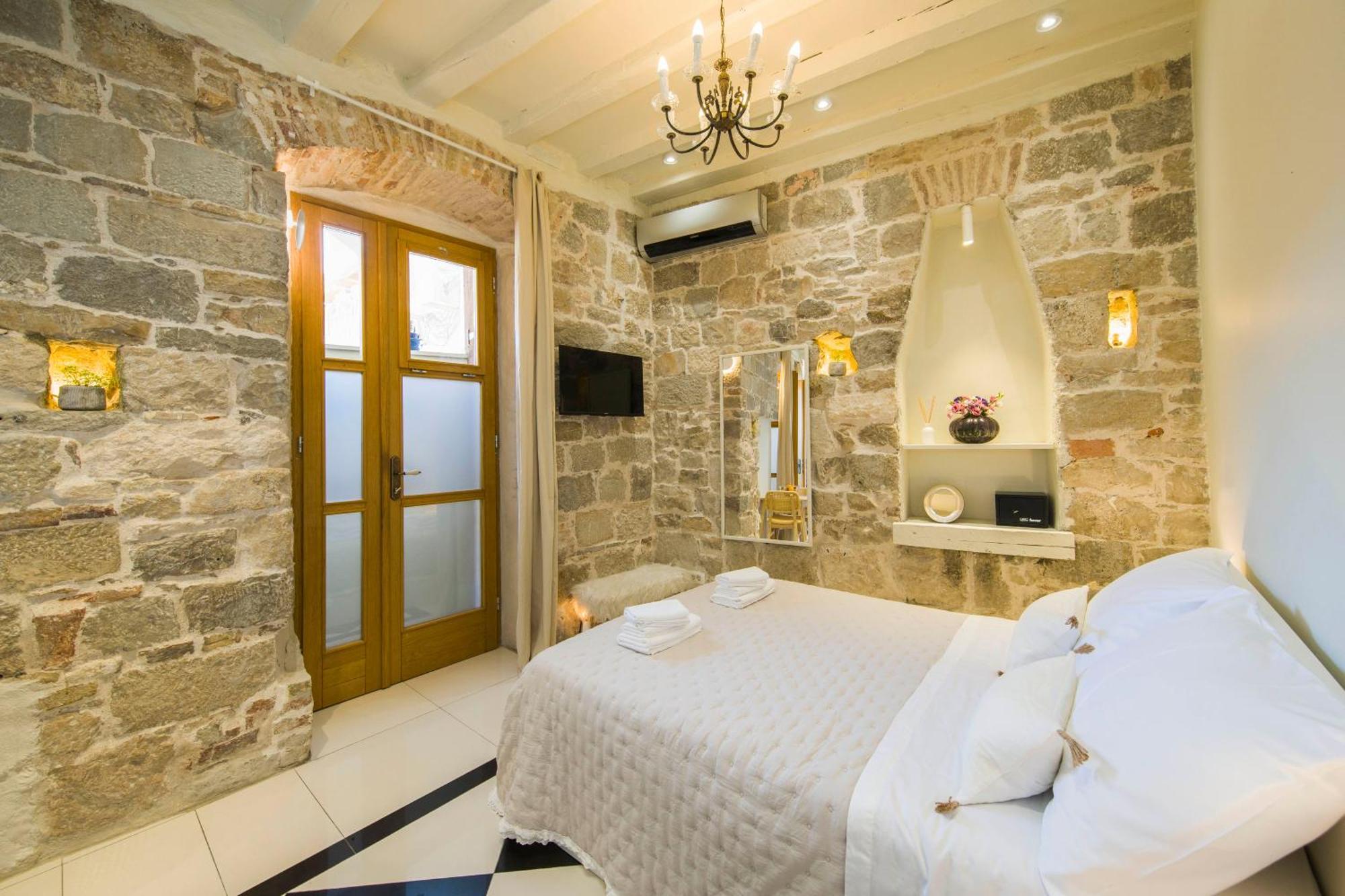 Hidden Luxury 2br With Terrace Apartment *