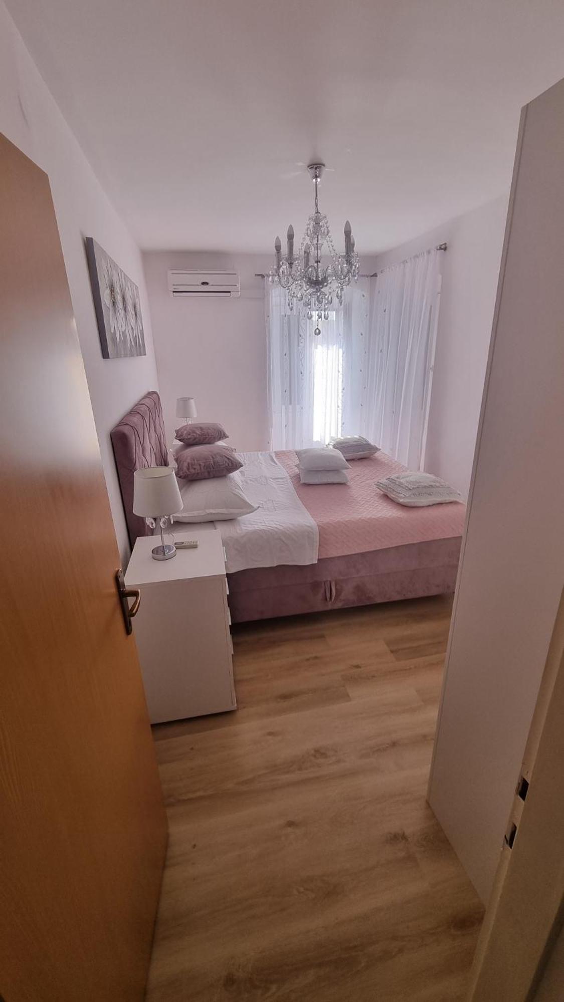 Vestibul Apartment *