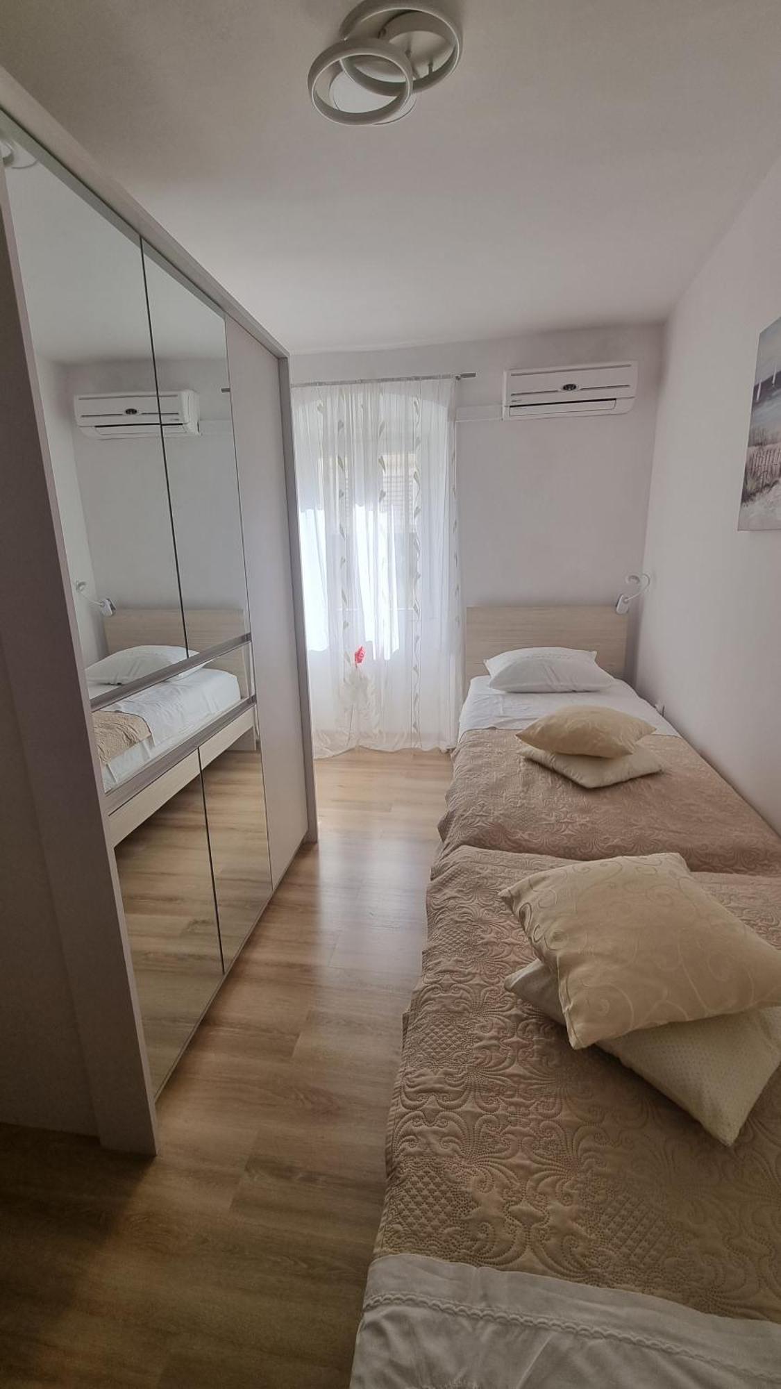 Apartment Vestibul Split