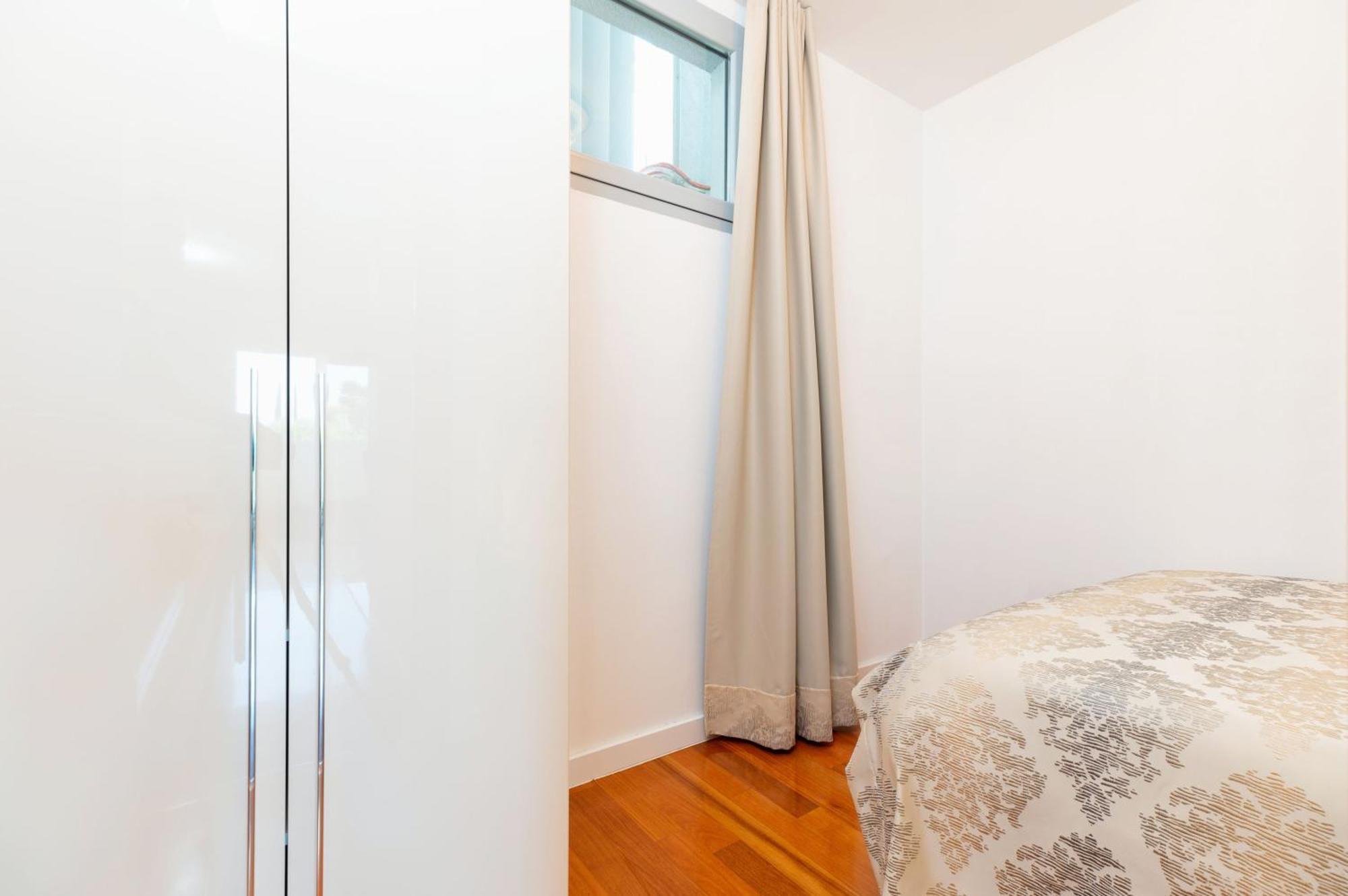 Apartment No 15 *