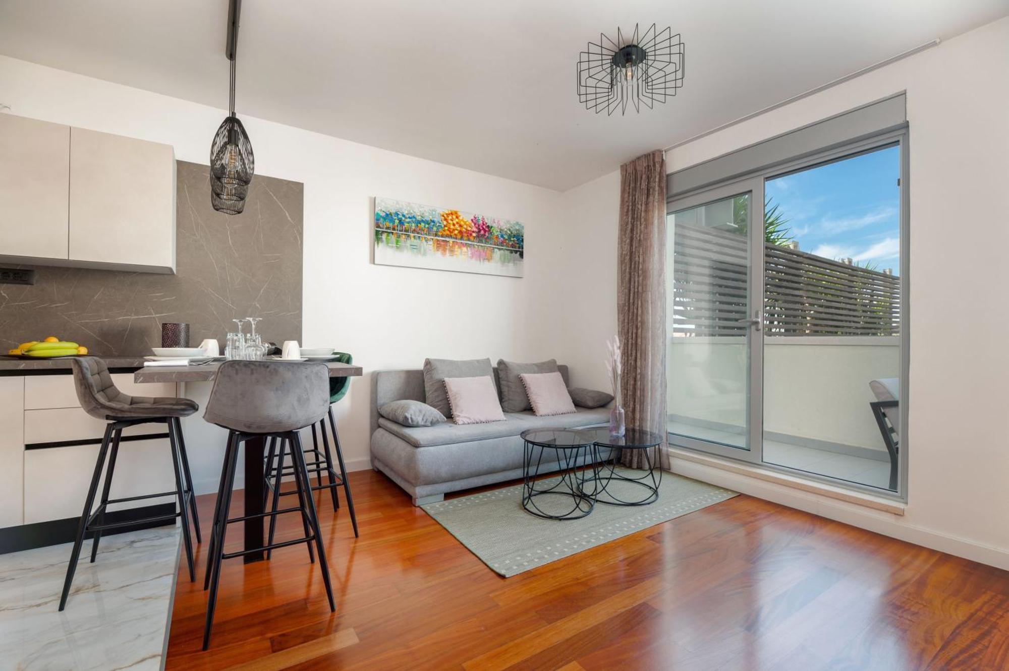 Apartment No 15
