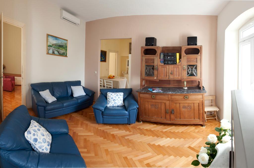 Gianina Apartment