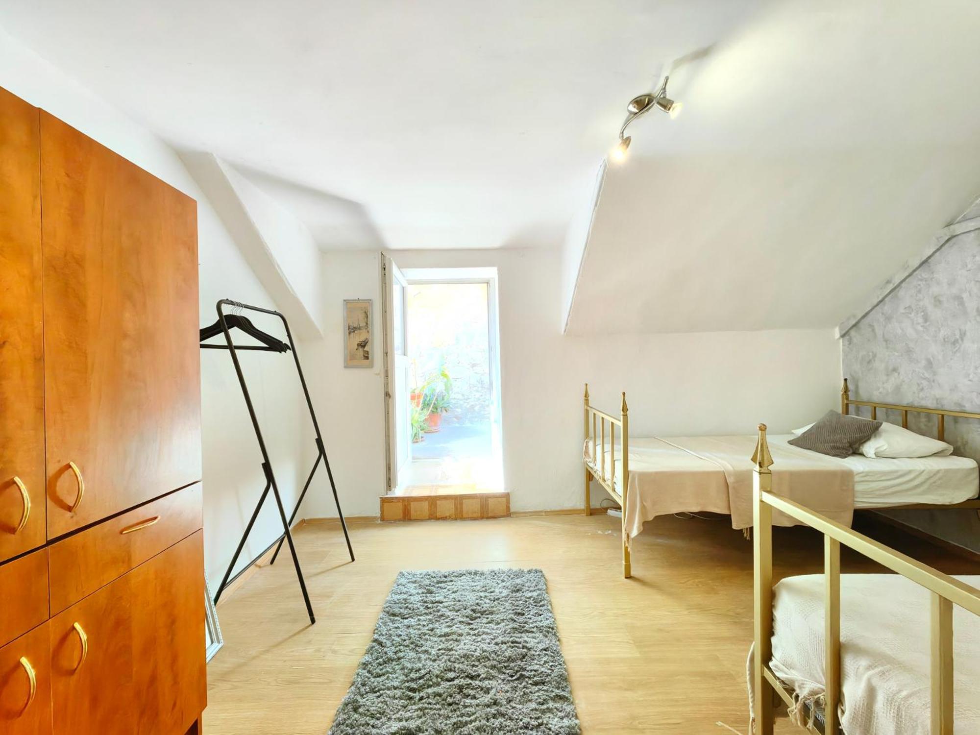 Eve In Apartment Split