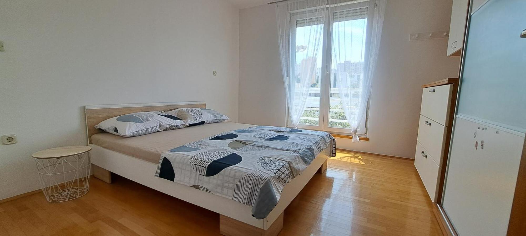 Little Sunlight Oasis Apartment Split
