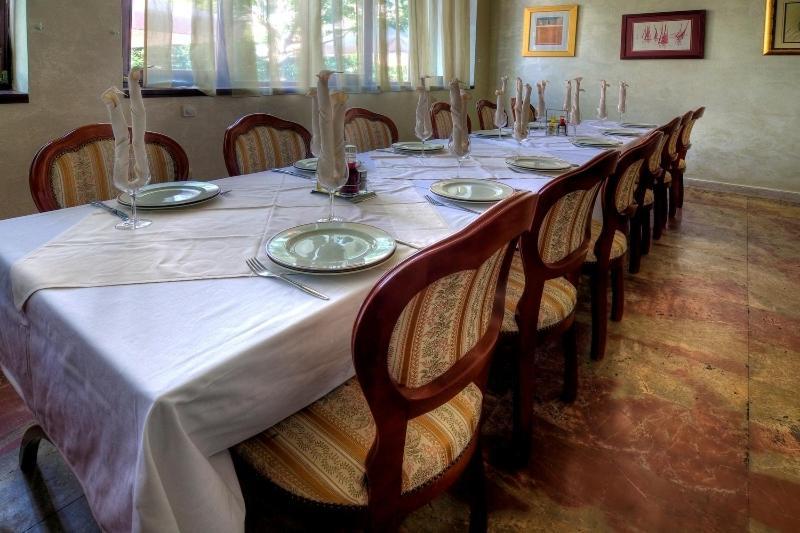 Hotel Consul 3*