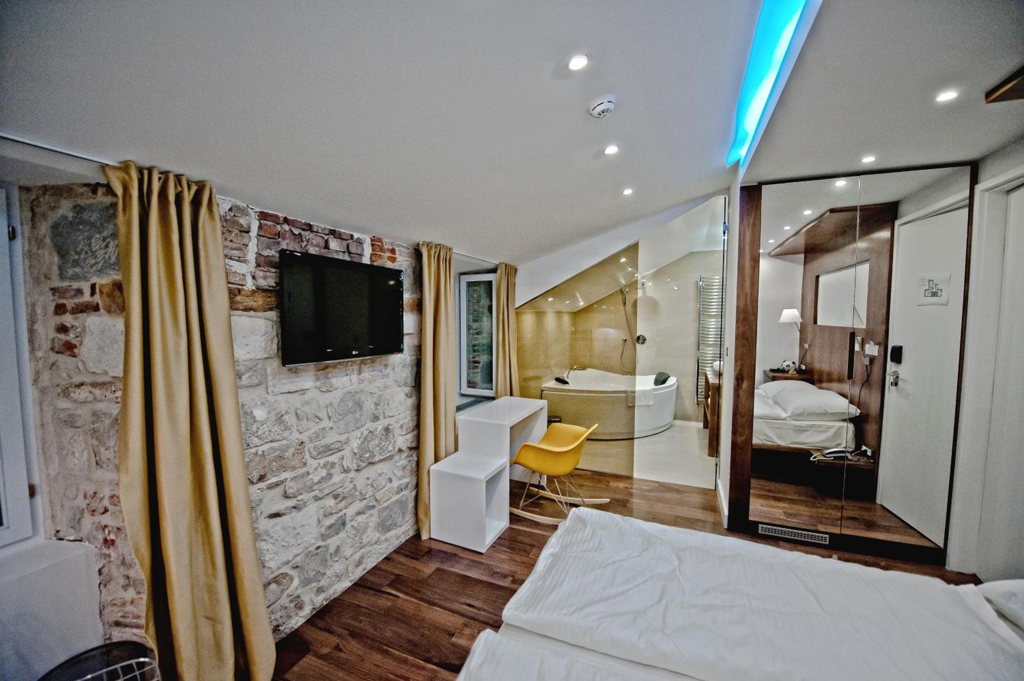 Hotel Jupiter Luxury 4*