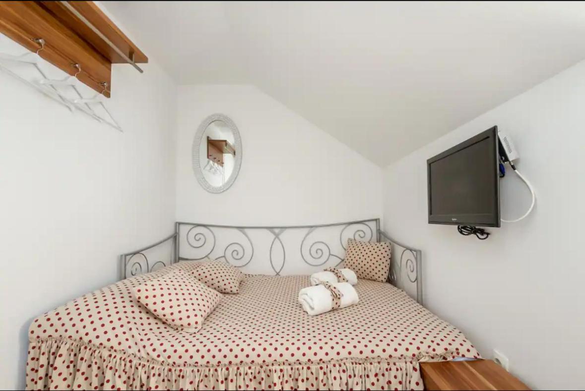 New!!! Deluxe Dino In The Old Town Of Split