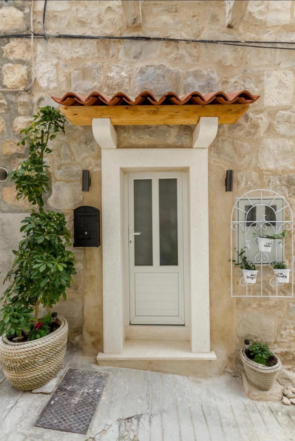 New!!! Deluxe Dino In The Old Town Of Split