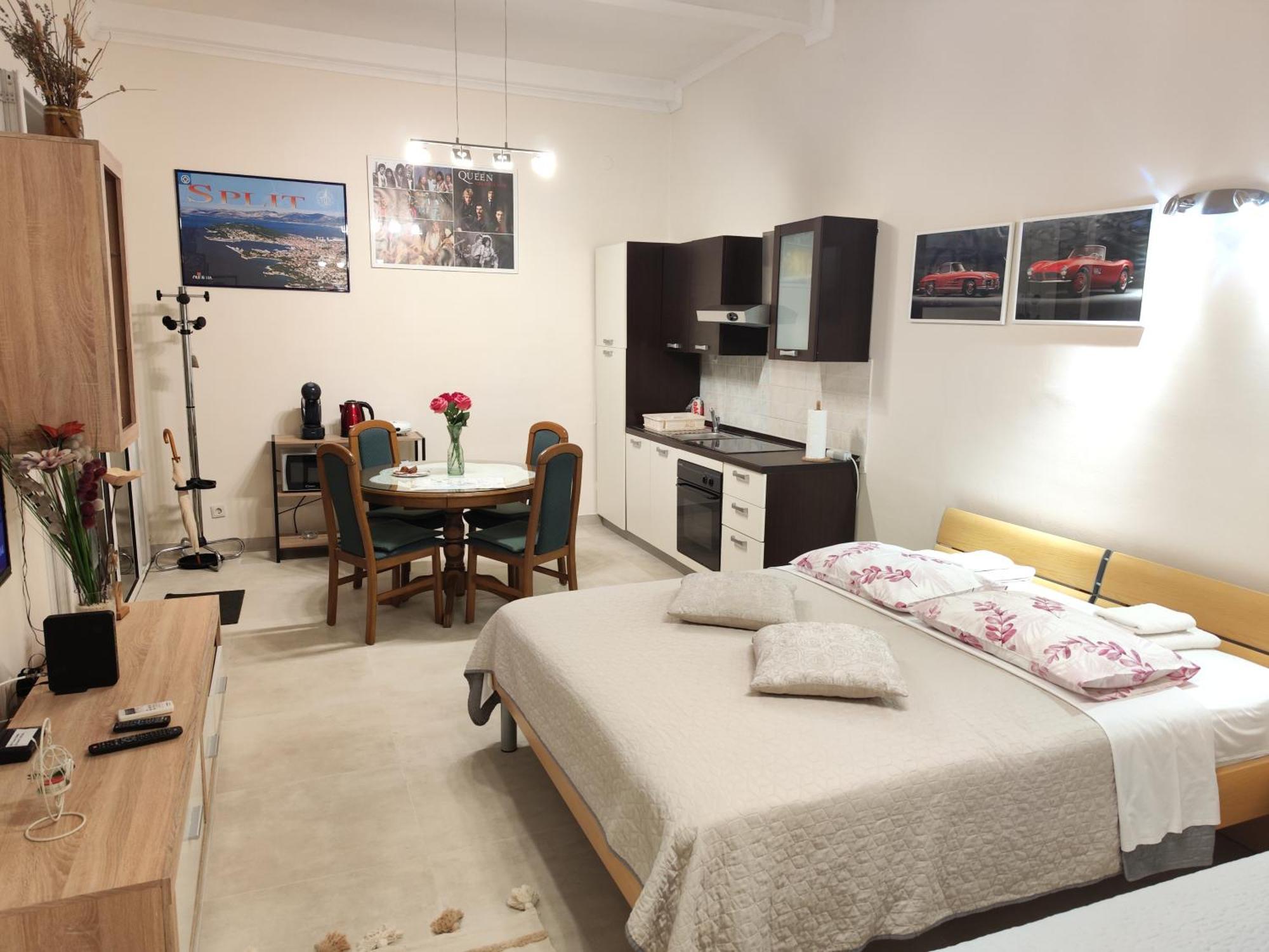 Queen Apartment