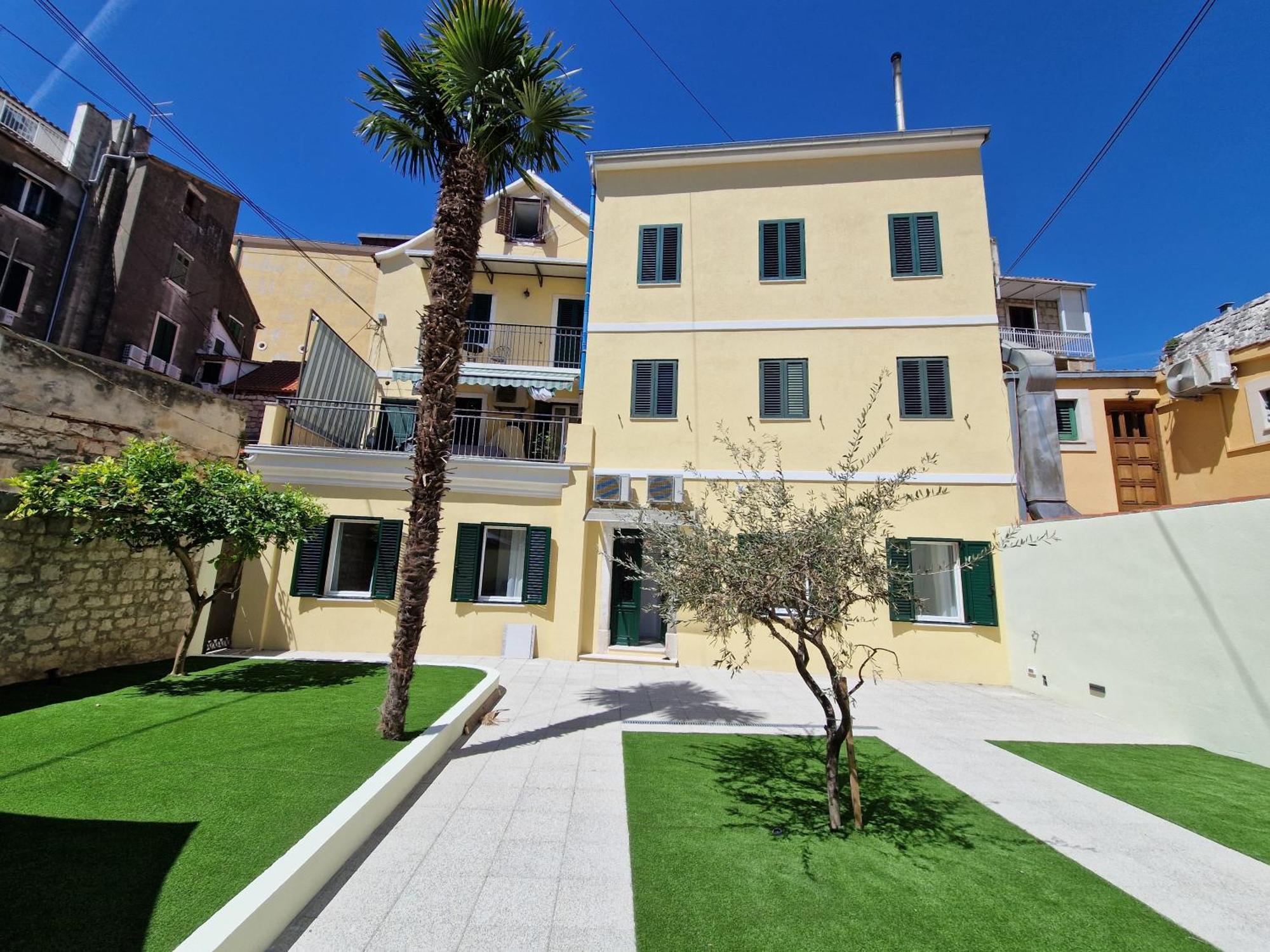 Marasovic Residence & Deluxe Apartments Apartman