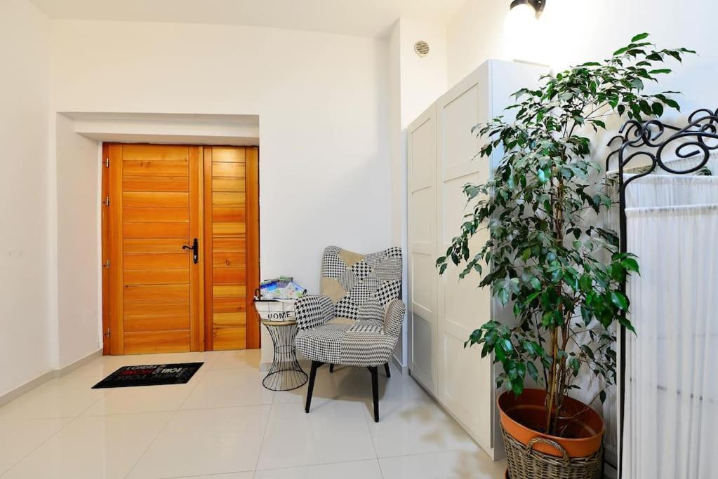 Toma Apartment *