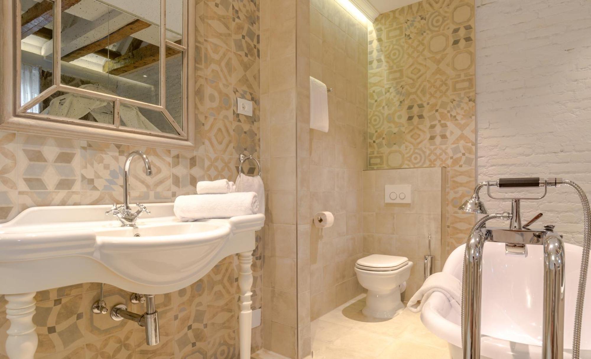 Procurator 7 Luxury