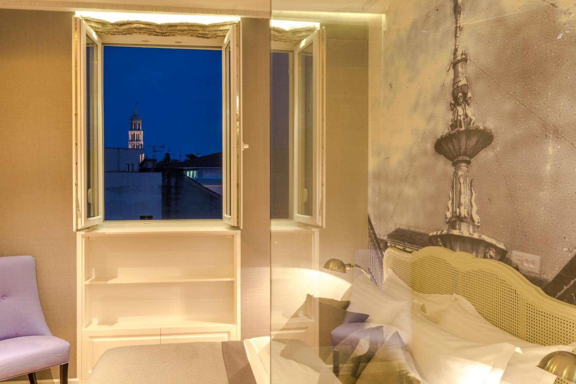 Procurator 7 Luxury Split