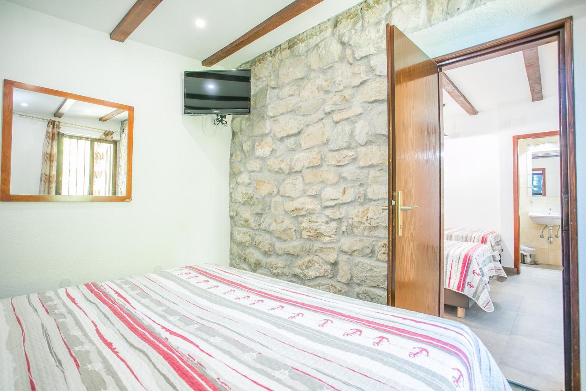 Garden Aparthotel 3*
