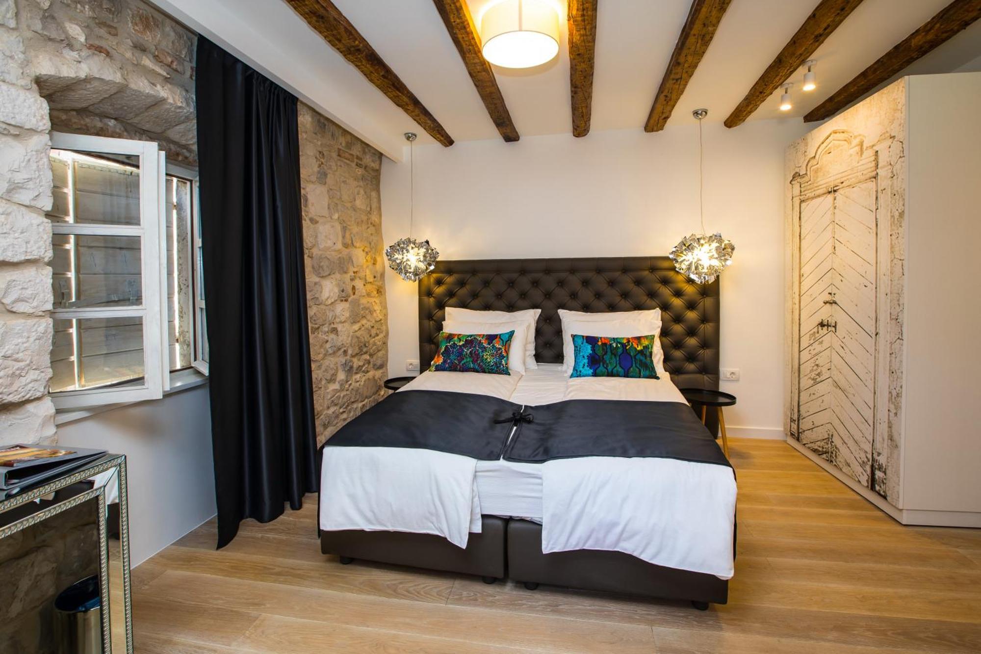 Luxury Split