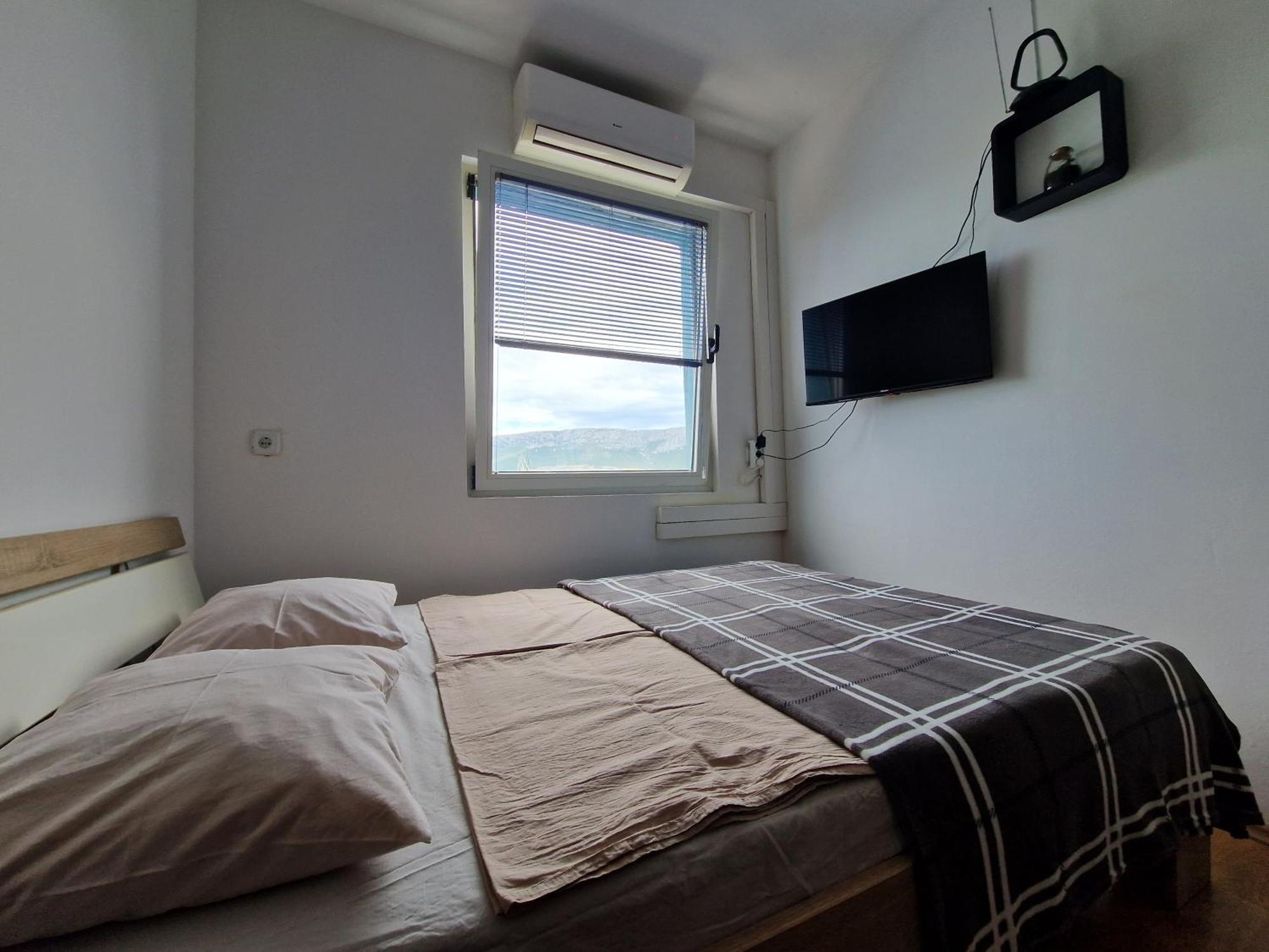 For Two With Private Bathroom Near Center Guest house Split