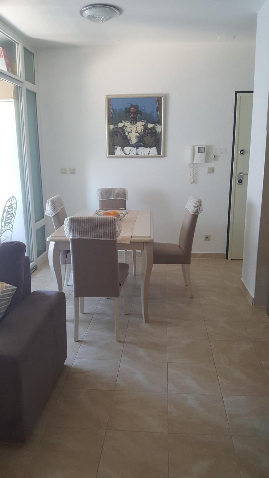 Luxury 1 Bedroom App Center&balcony Free Parking Apartment *