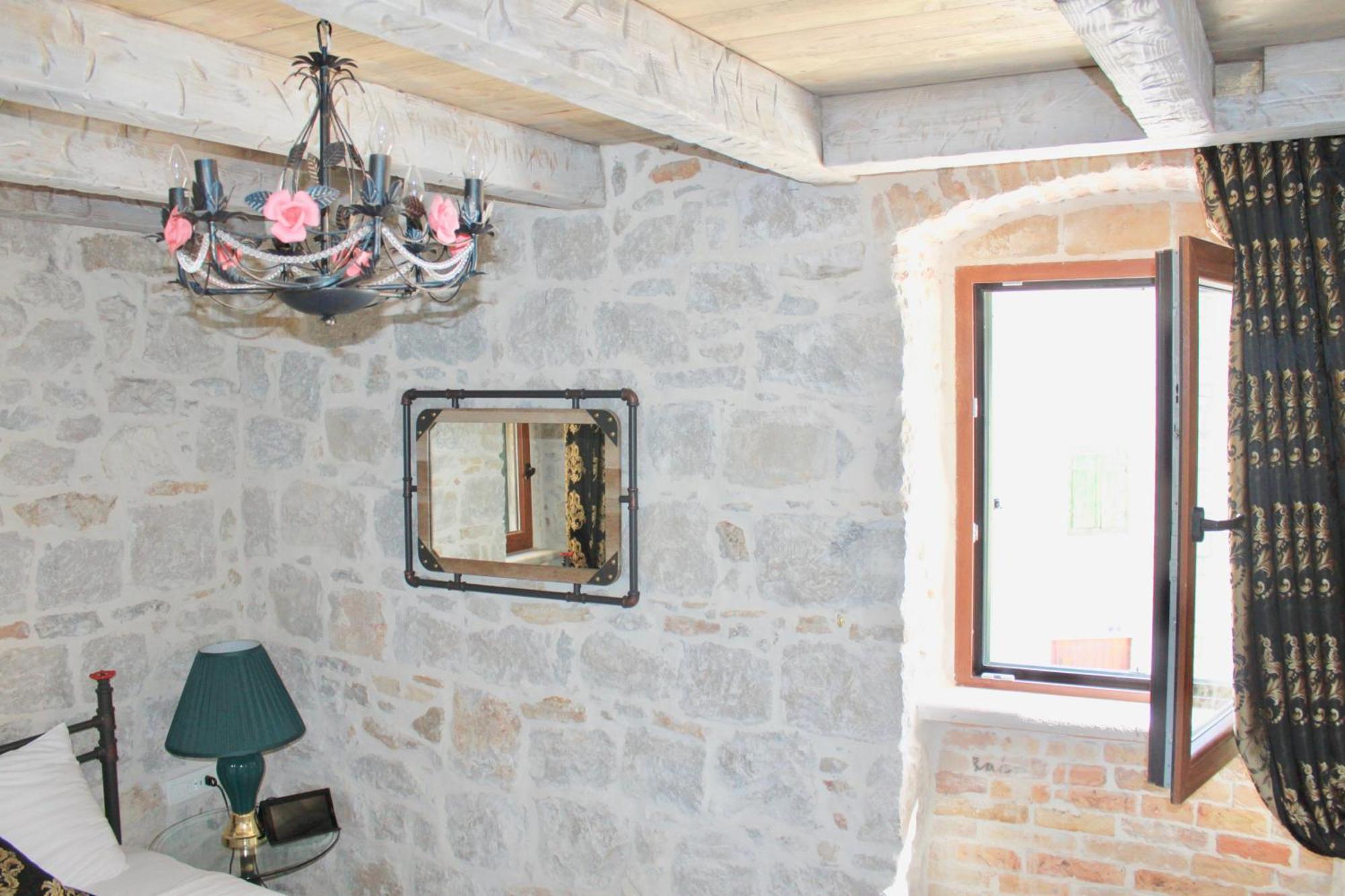 Historic Plaza Varos (adults Only) Split