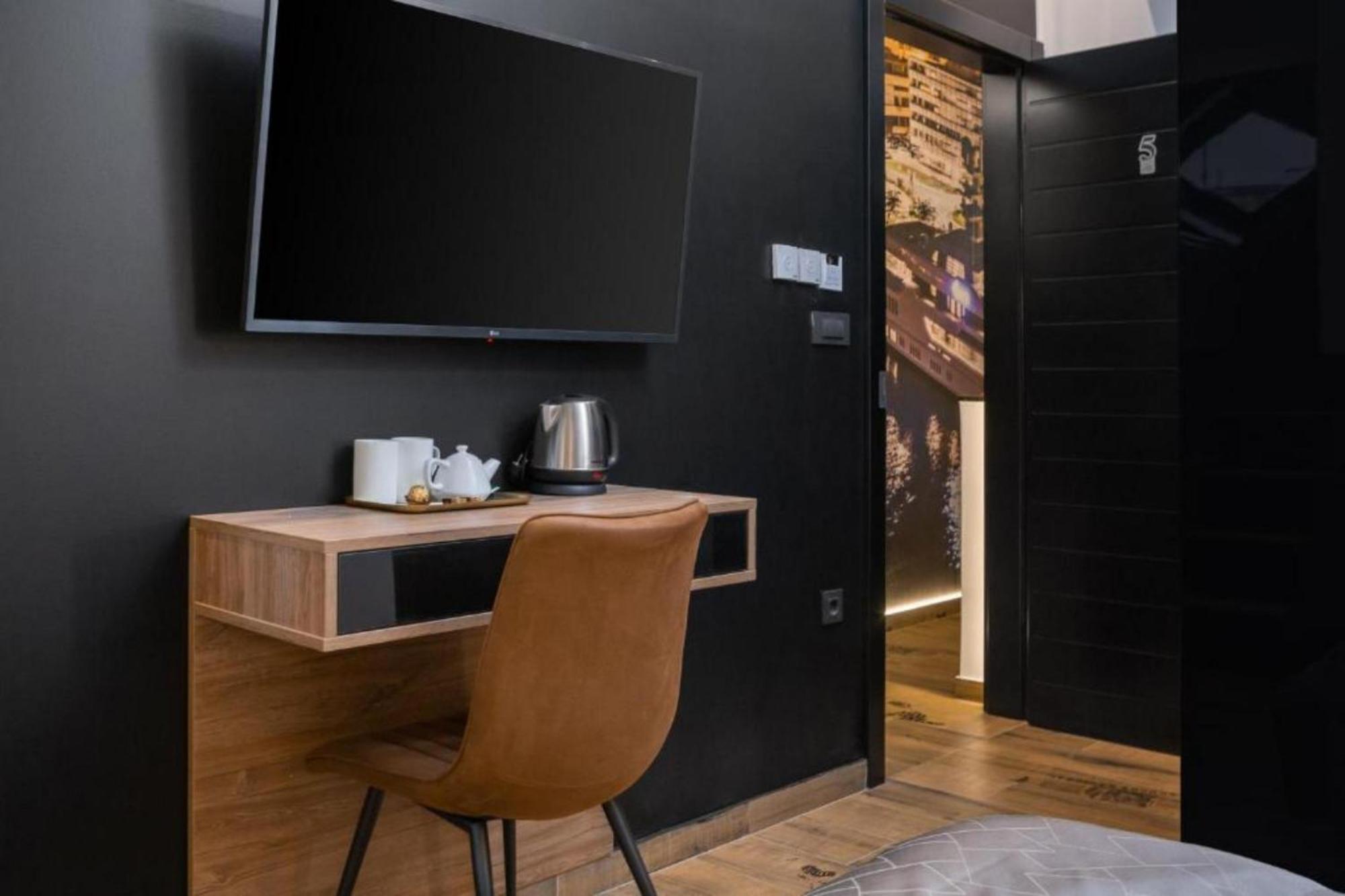Top Rooms Apartment Split