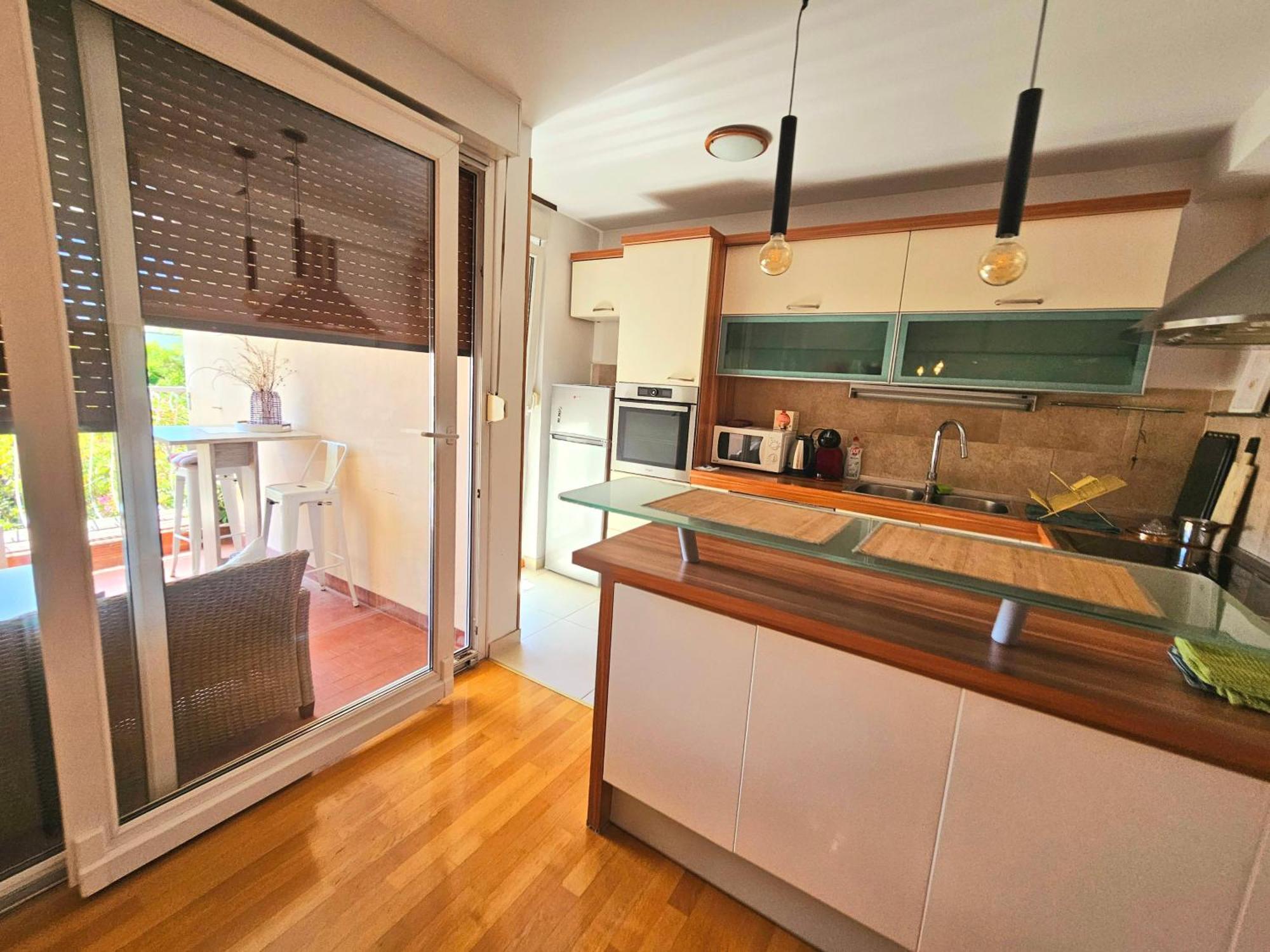 Beautiful Large Apartment, Walk To Beach * Split