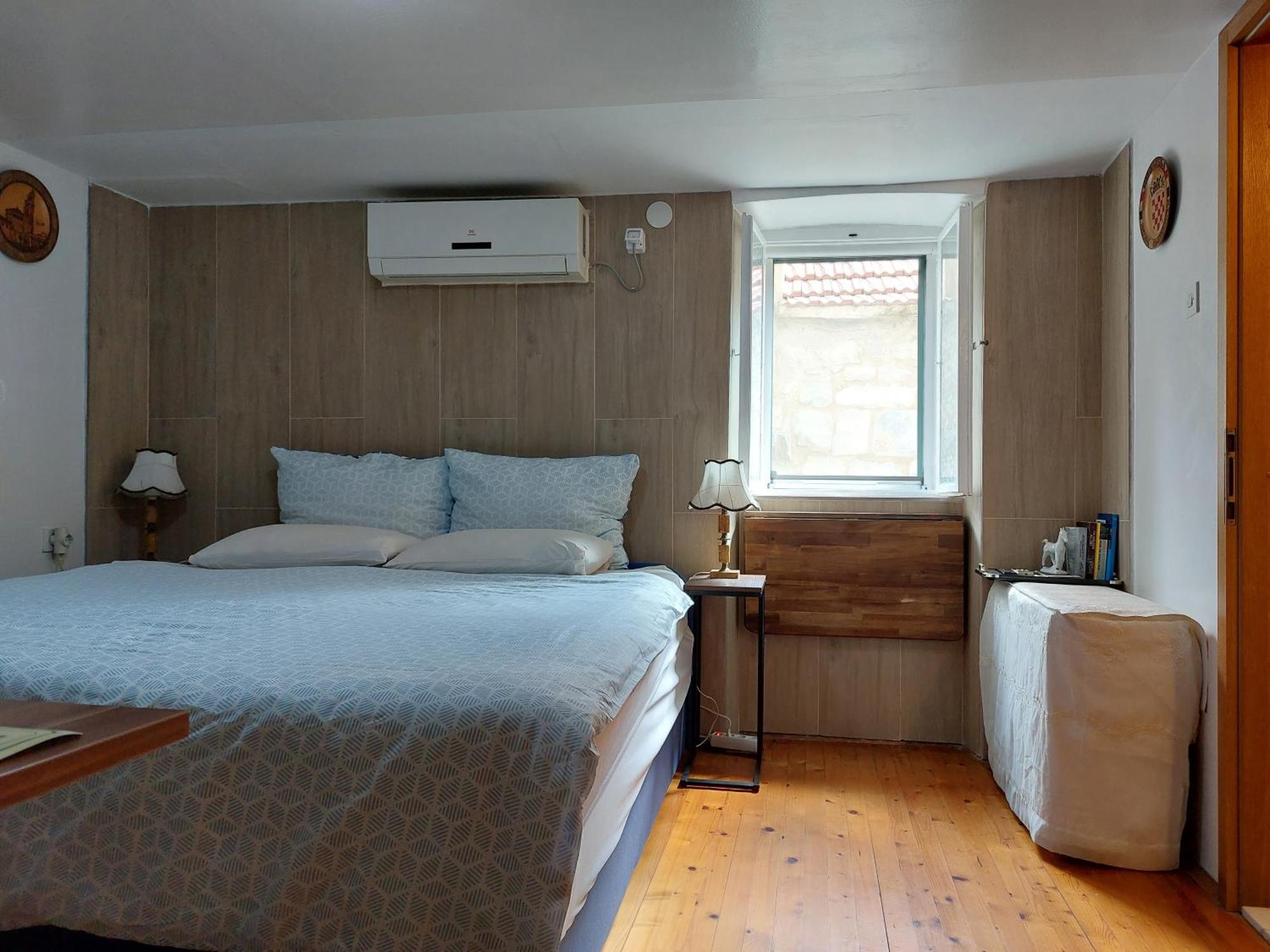 Rm Antonio On Dumanica St - En-suite Rm 5 Min To The Old Town Of Gasthuis Split