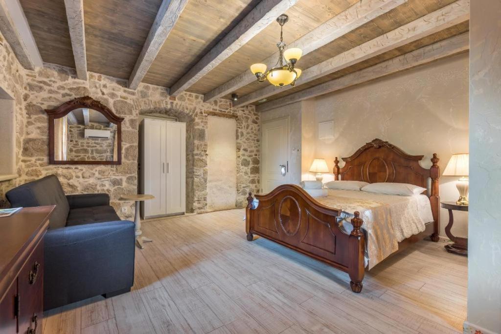 Hotel Historic Plaza Varos (adults Only) 4*