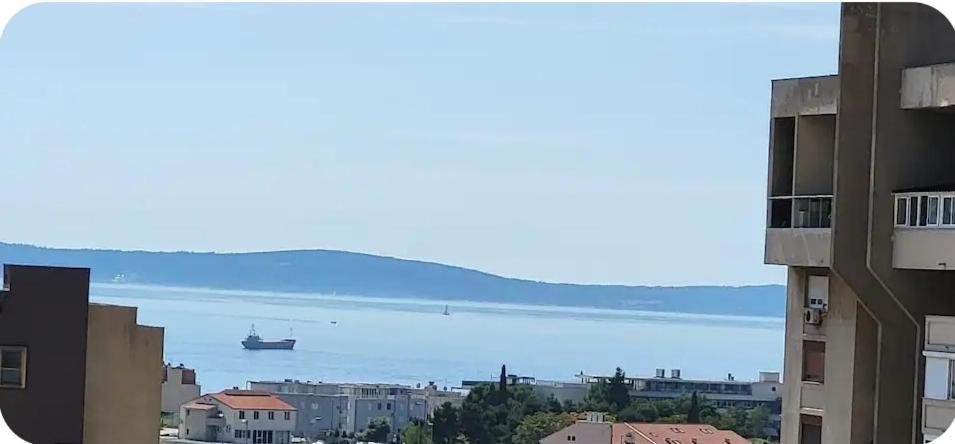 Amber S Podzemnom Garazom Split