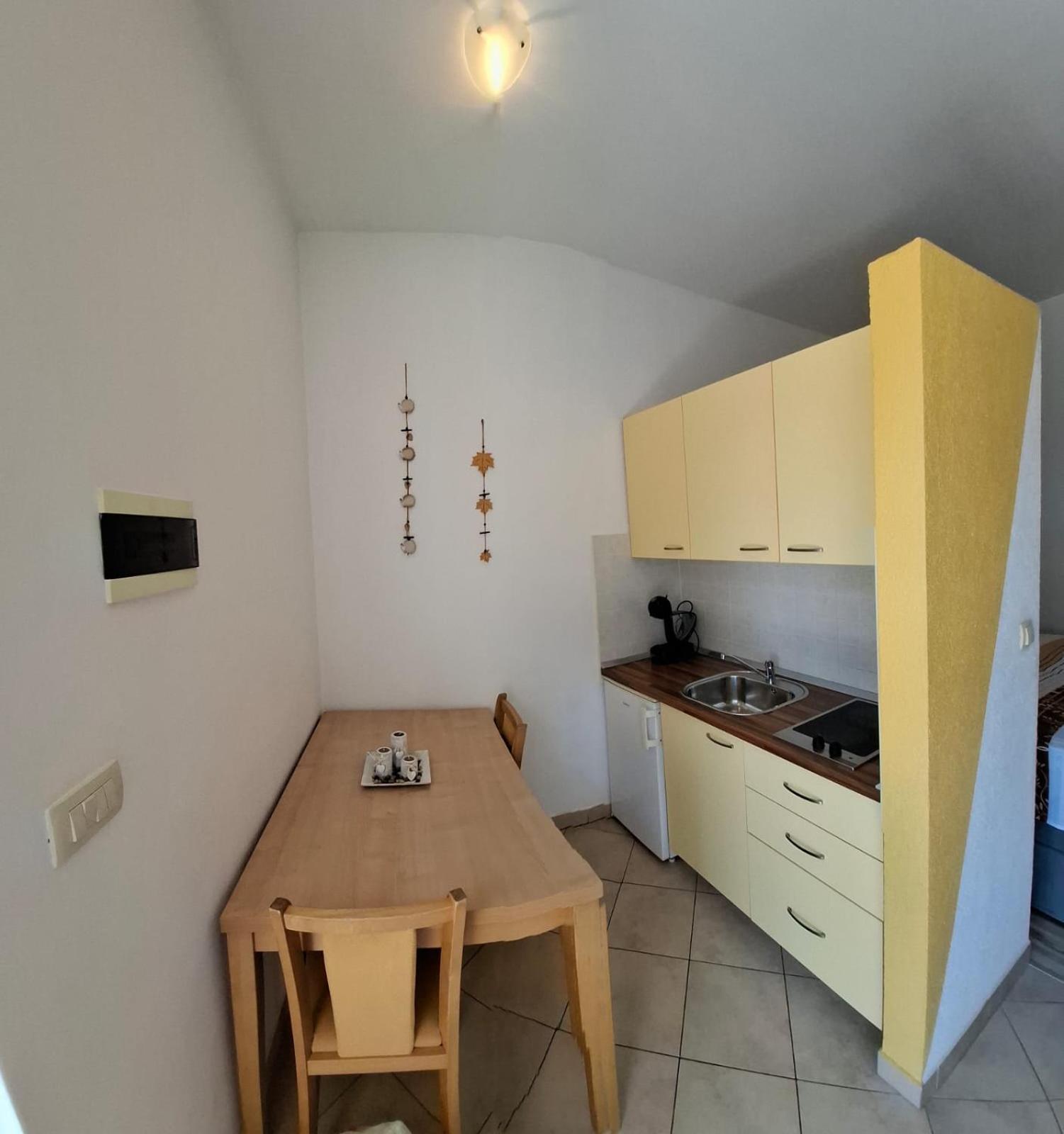 Latica Apartment *