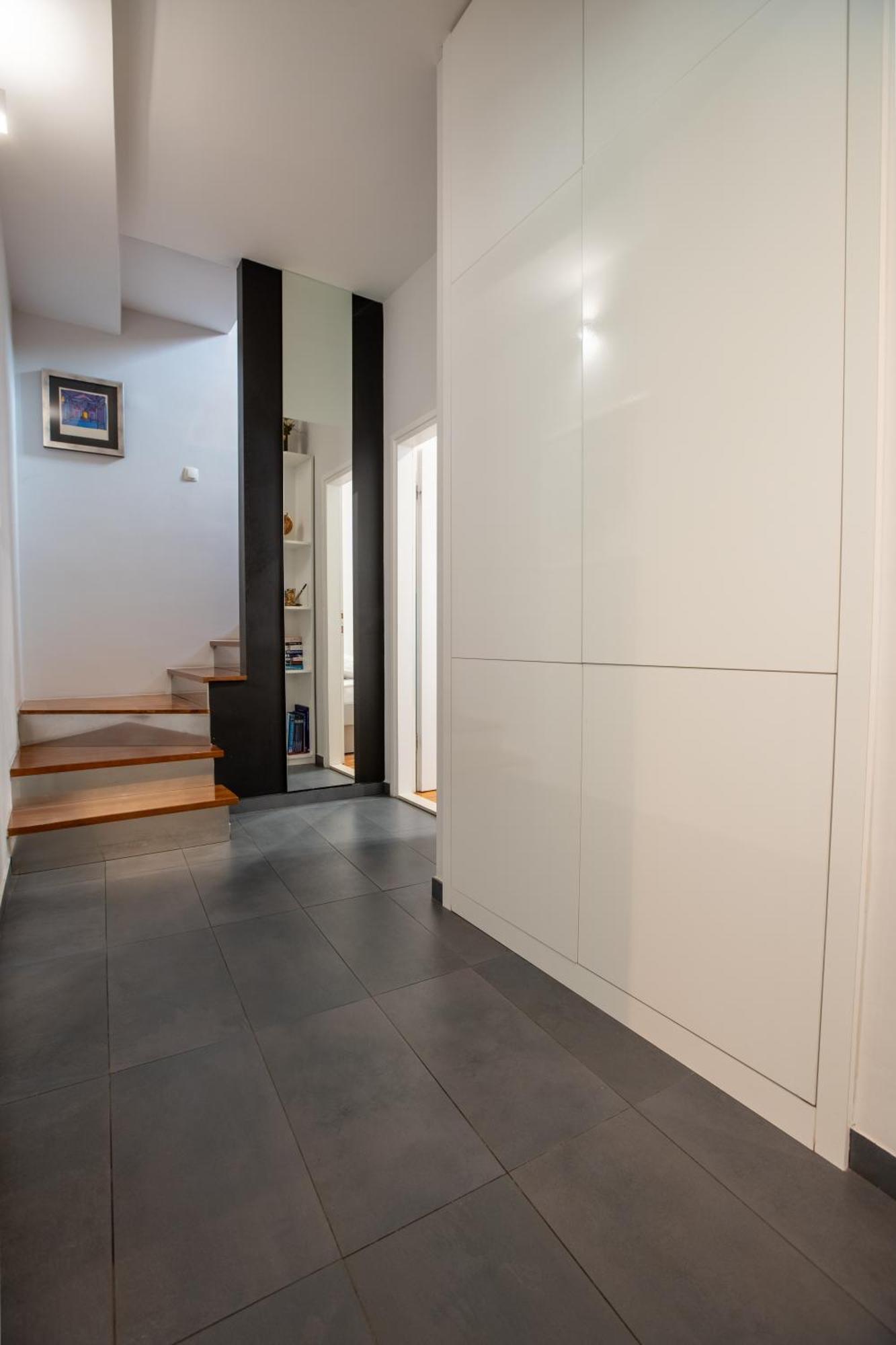 Apartment In The Heart Of *