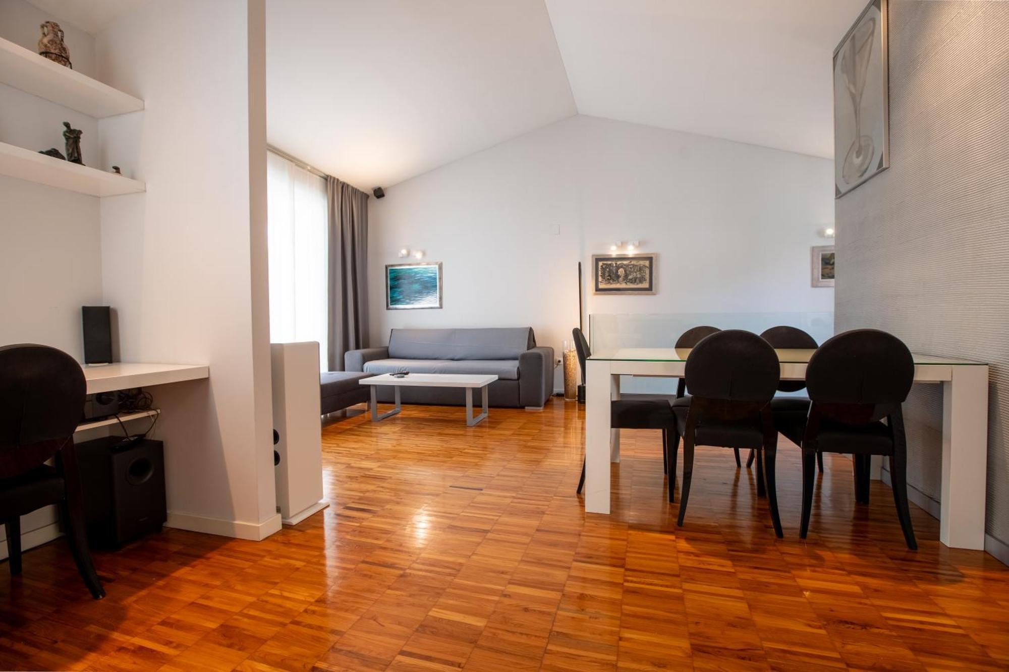 Apartment In The Heart Of