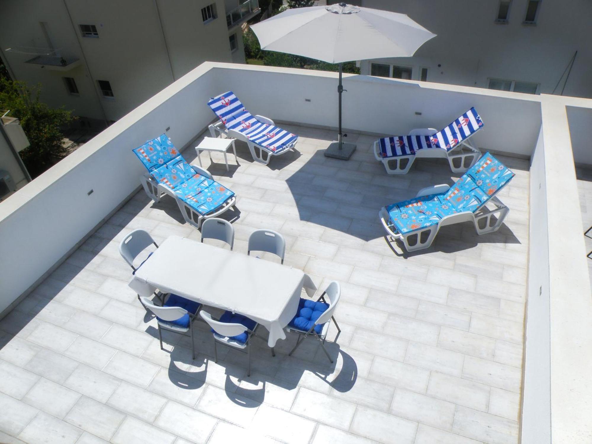 Apartman With Terrace And Free Parking - Nearby
