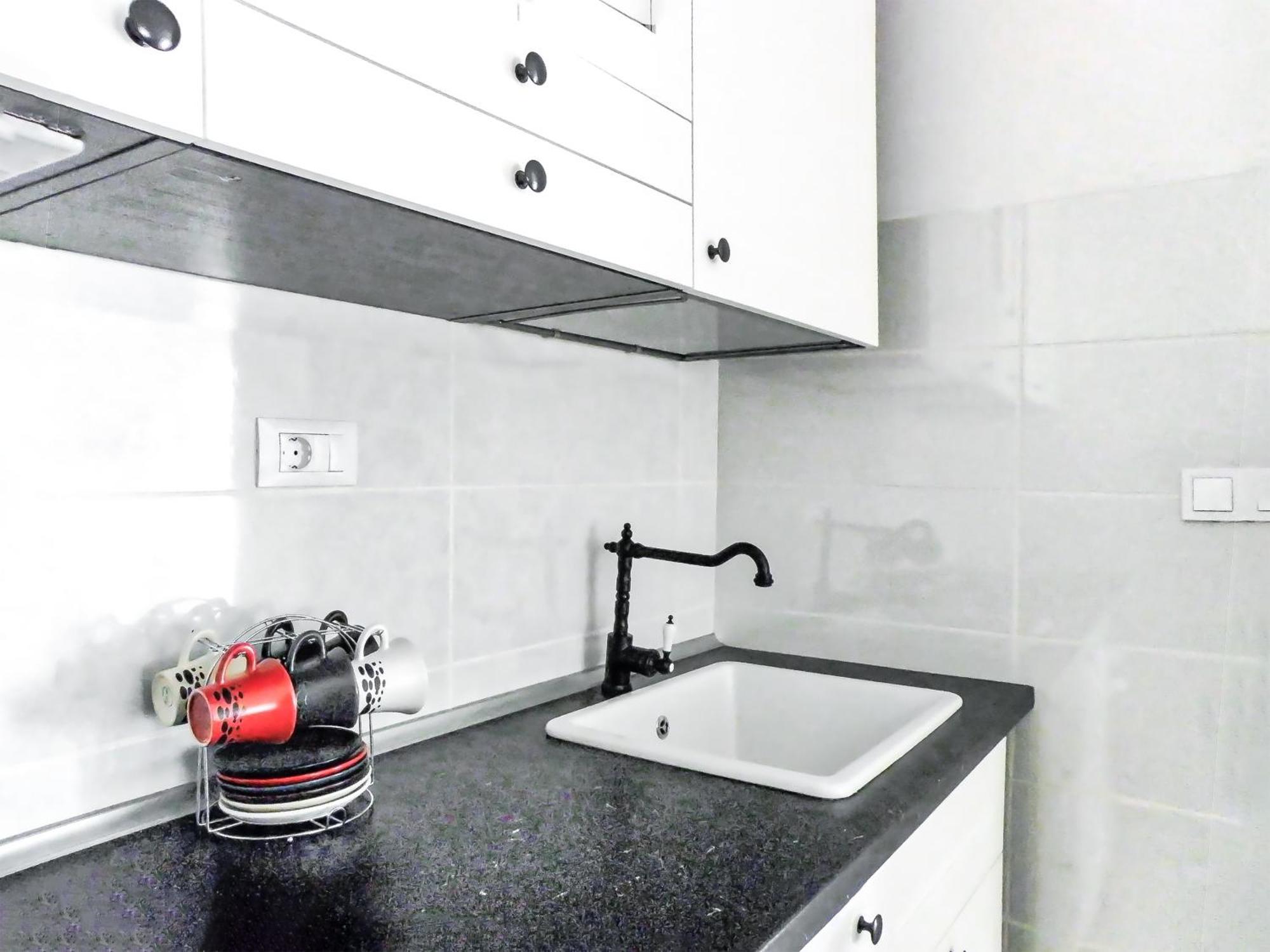Apartman With Terrace And Free Parking - Nearby *