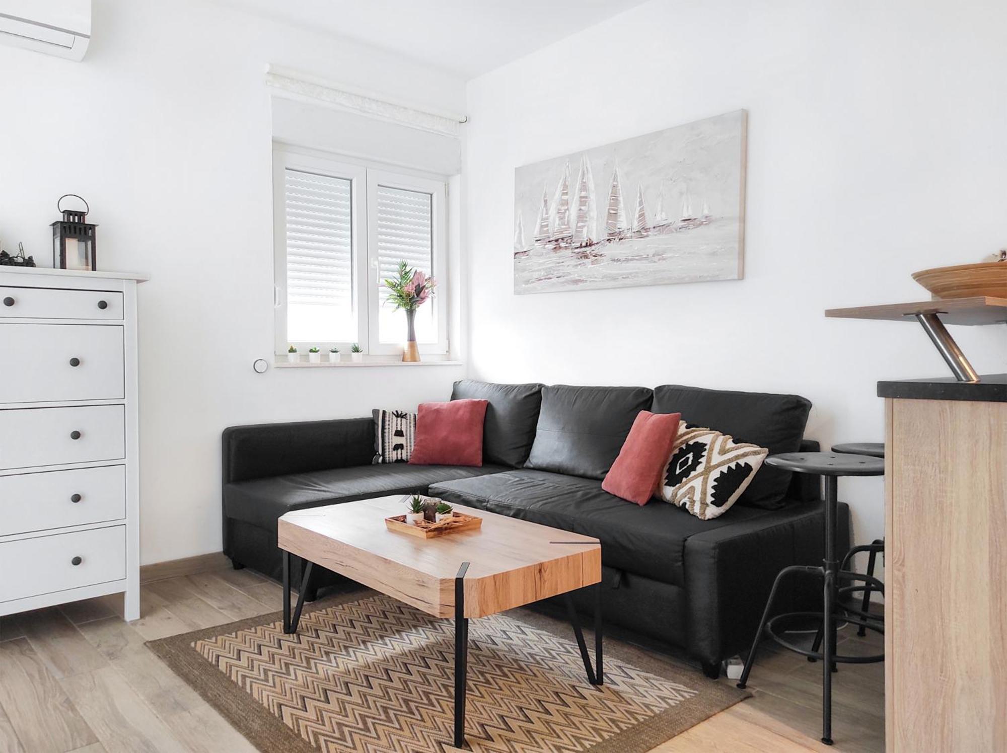 Apartman With Terrace And Free Parking - Nearby *