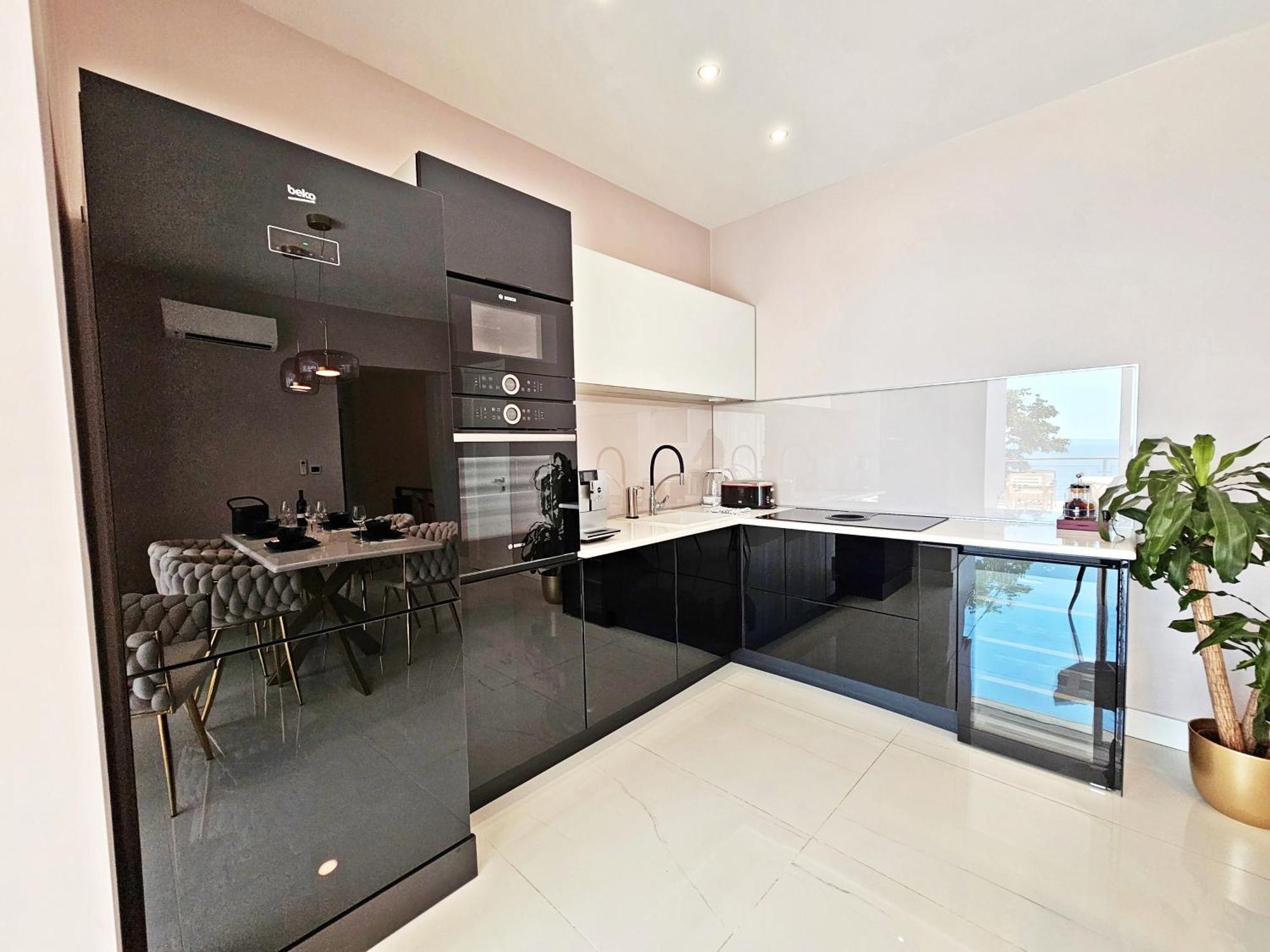 Guest house Luxury Seaside House Noble- Location In Town Split